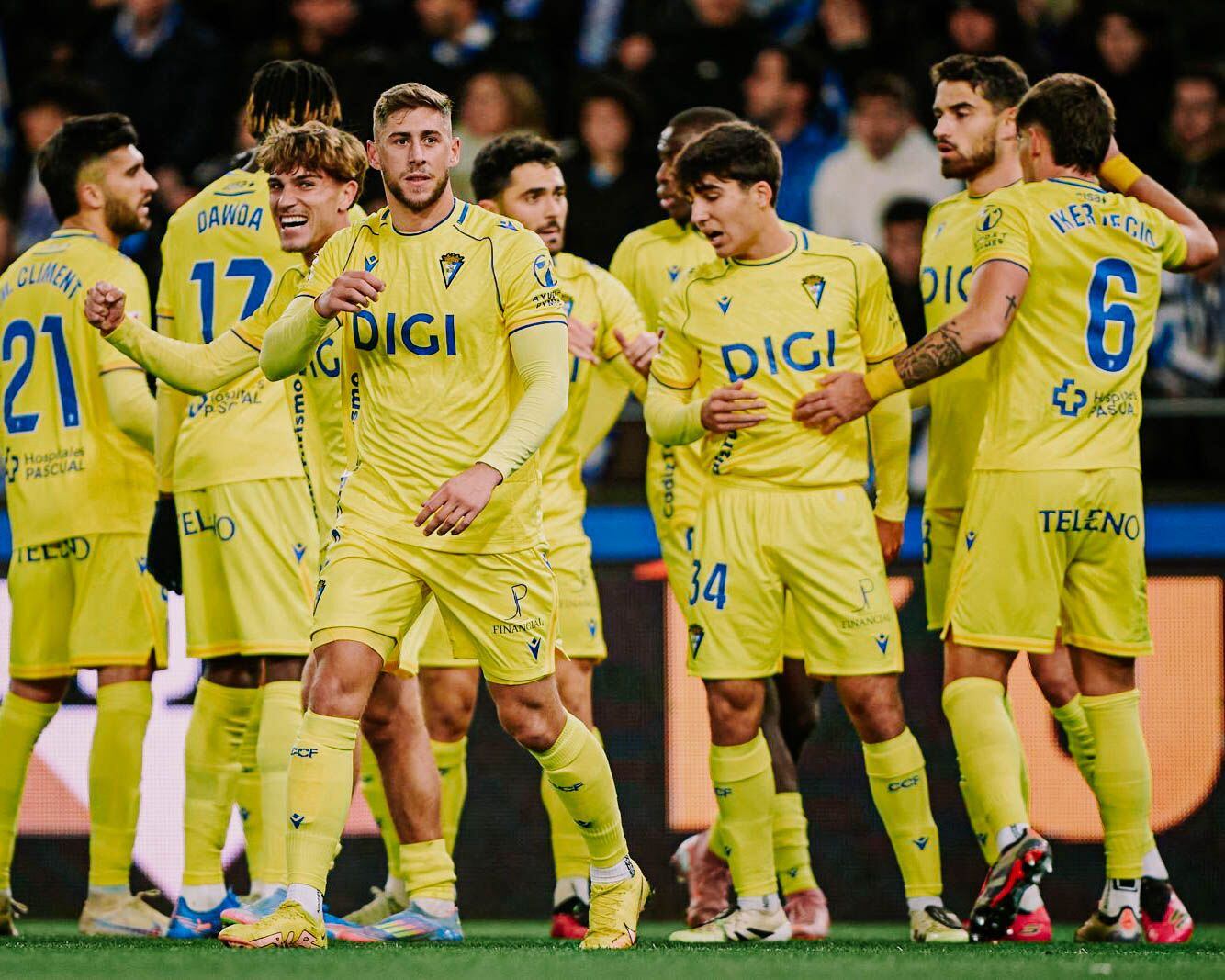 El Cádiz CF celebra su primer gol ante el Deportivo de La Coruña en Riazor. Foto: Cádiz CF.