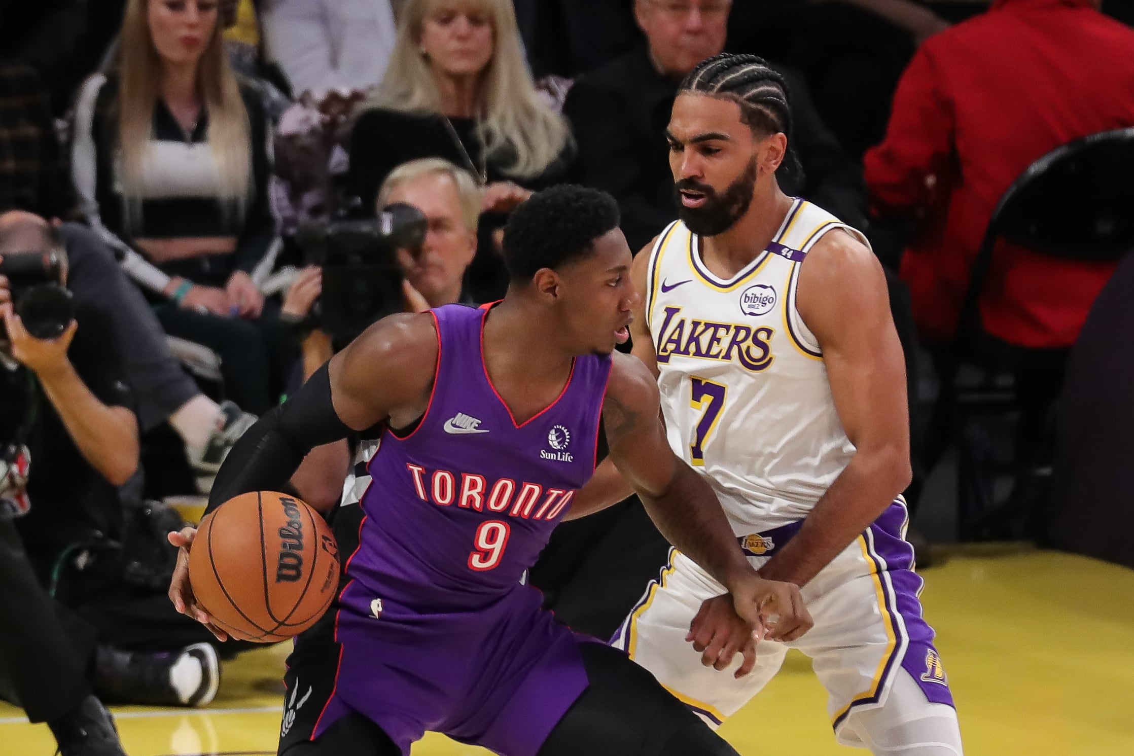 Los Ángeles Lakers se imponen 123-103 ante Toronto Raptors