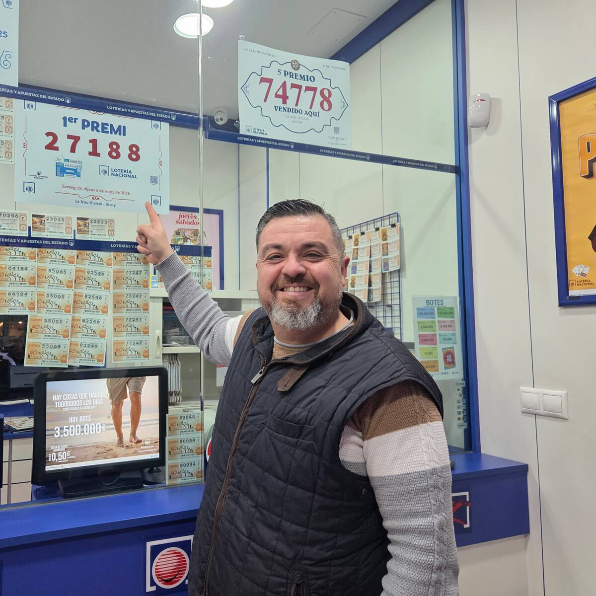 La Administración 9 de Alcoy 'La Nou' reparte 60.000 euros en dos décimos del primer premio del sorteo del jueves 5