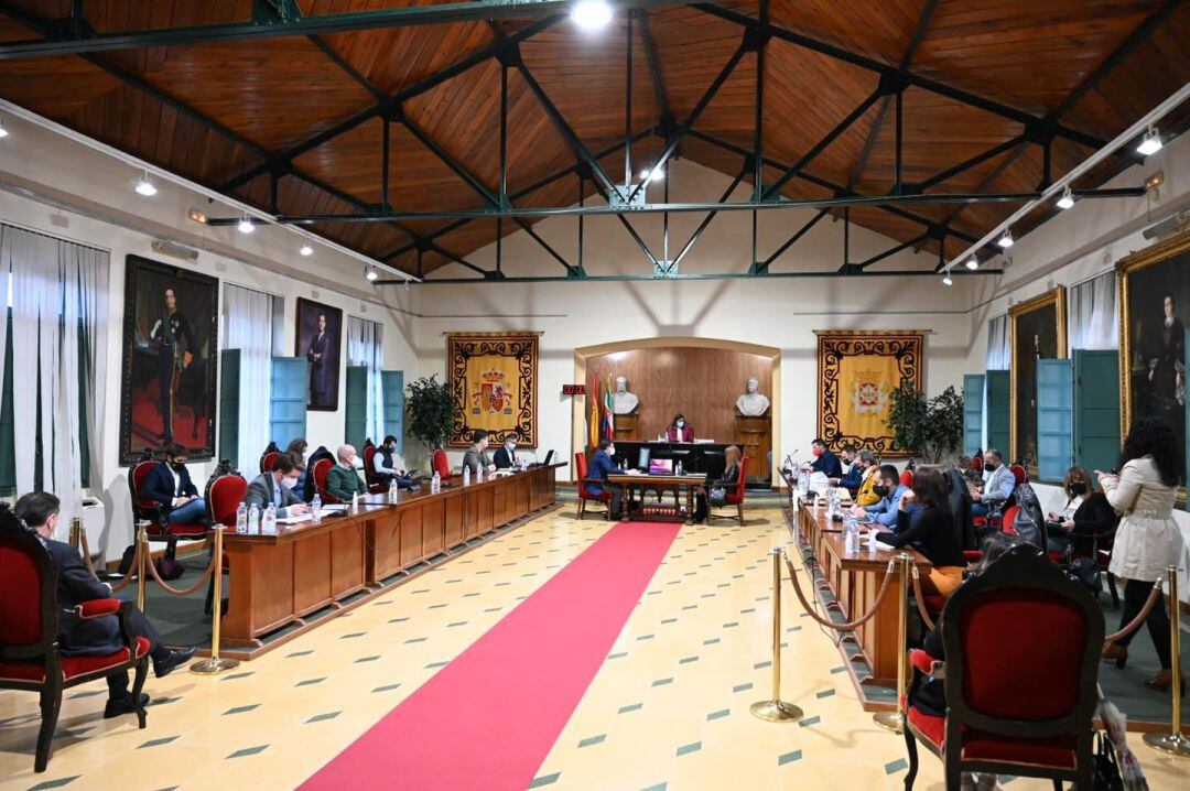 Pleno abril en Linares.