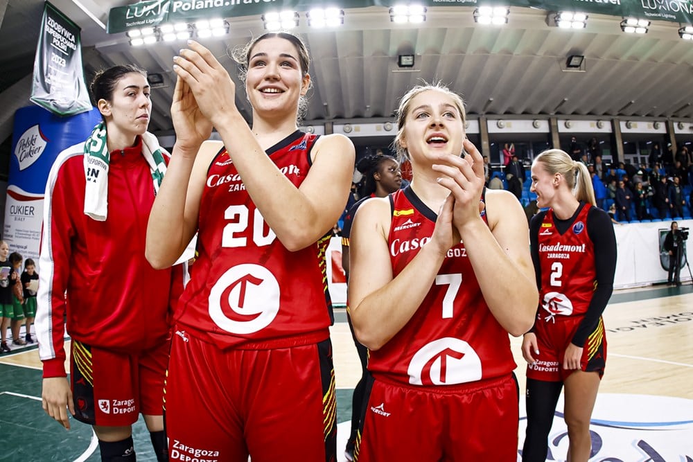 Las jugadoras del Casademont celebran la victoria en la pista del Lublin