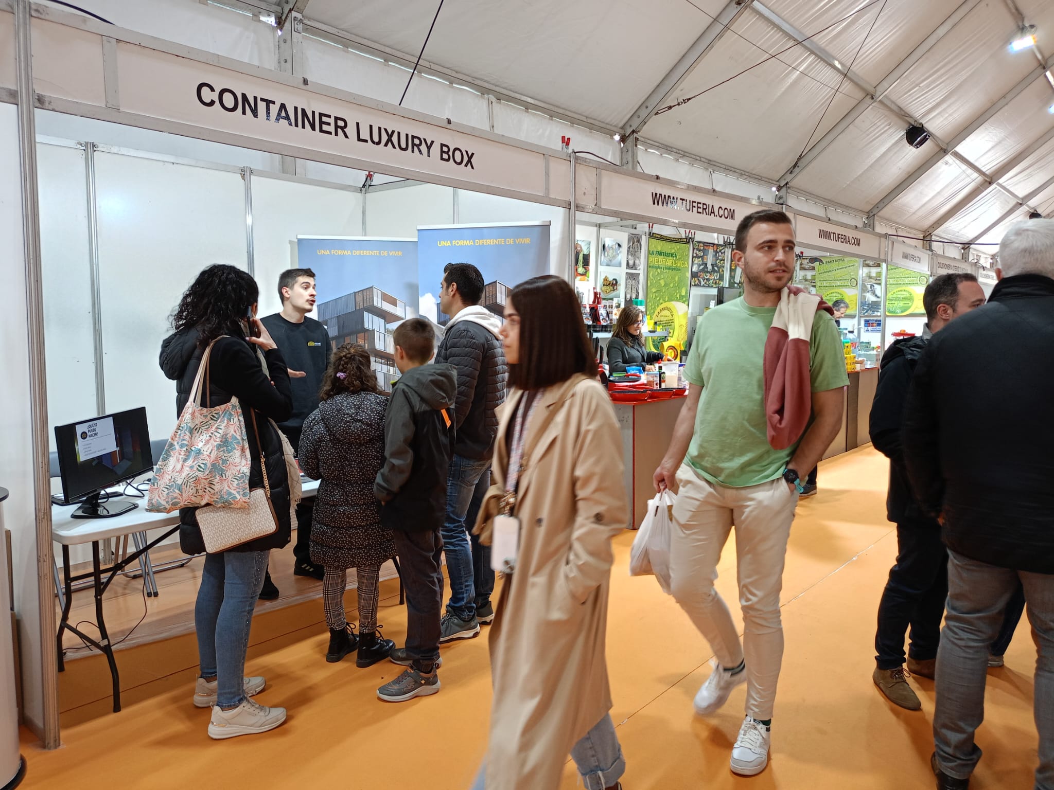 Visitantes en la feria de Cuéllar