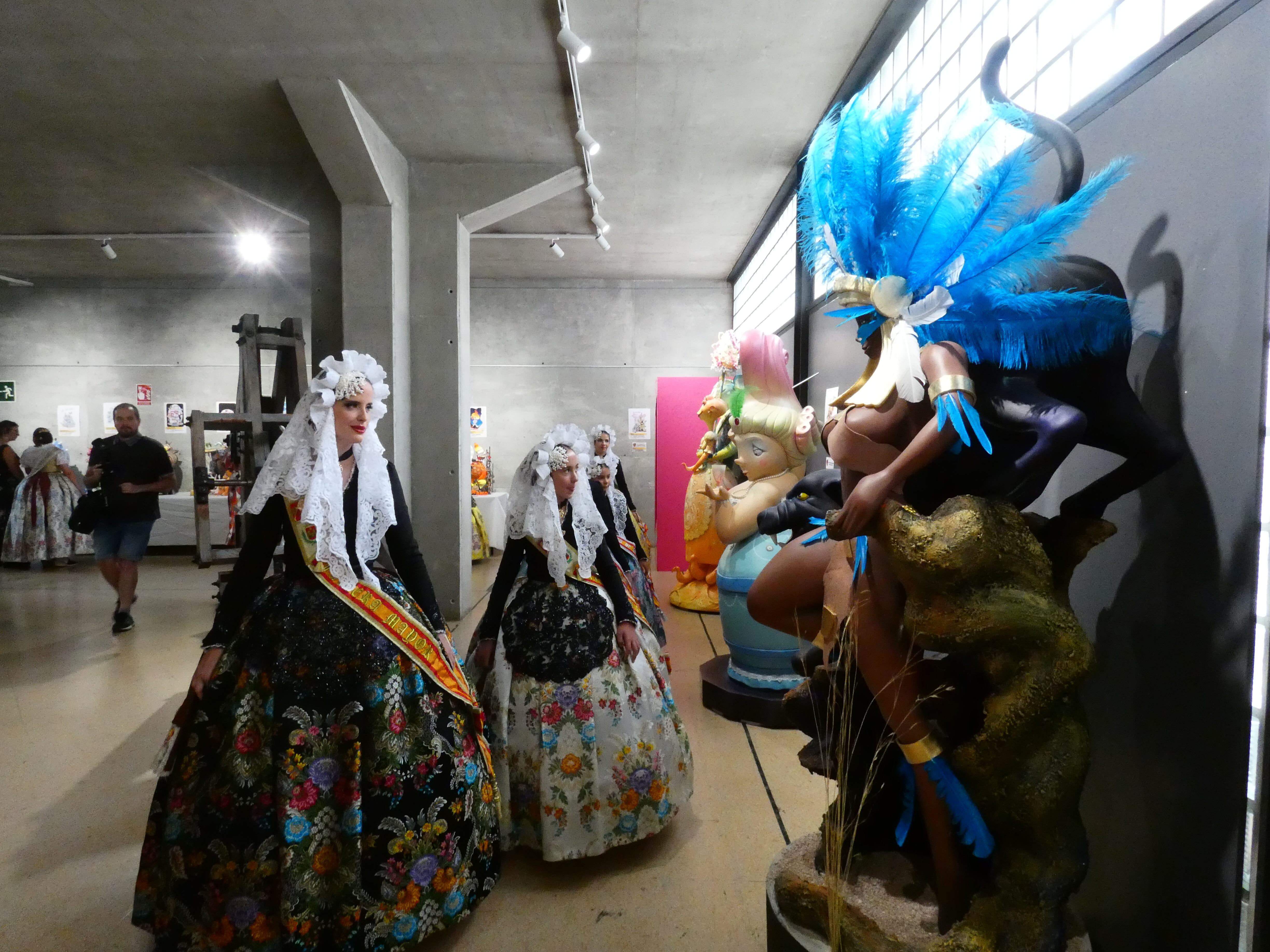 Se inaugura la Exposición del Ninot de las Fallas de Elda en el Museo del Calzado, visitable hasta el 20 de septiembre