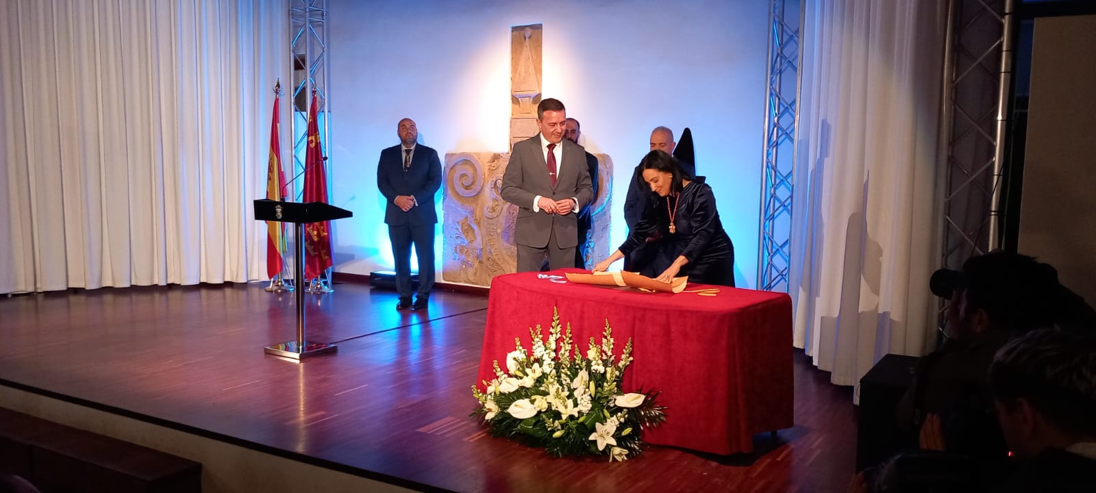 Acto del &quot;Beneplácito&quot; entre la alcaldesa y el presidente de la Asociación de Mayordomos, que da pie al inicio de las fiestas de Yecla en honor a la Virgen de la Purísima