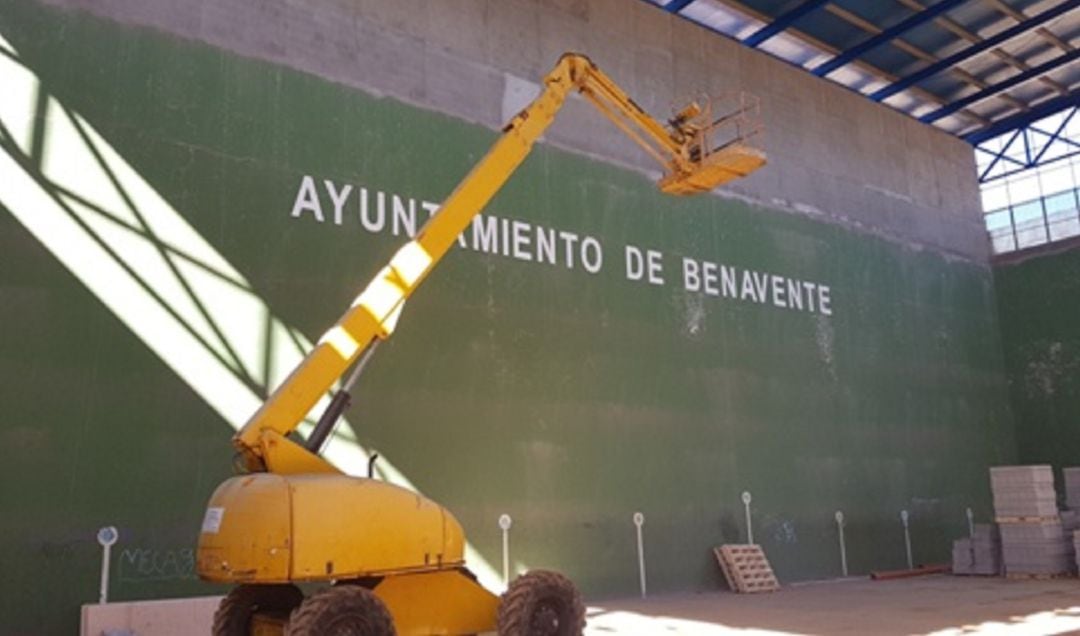 Obras de cerramiento del frontón