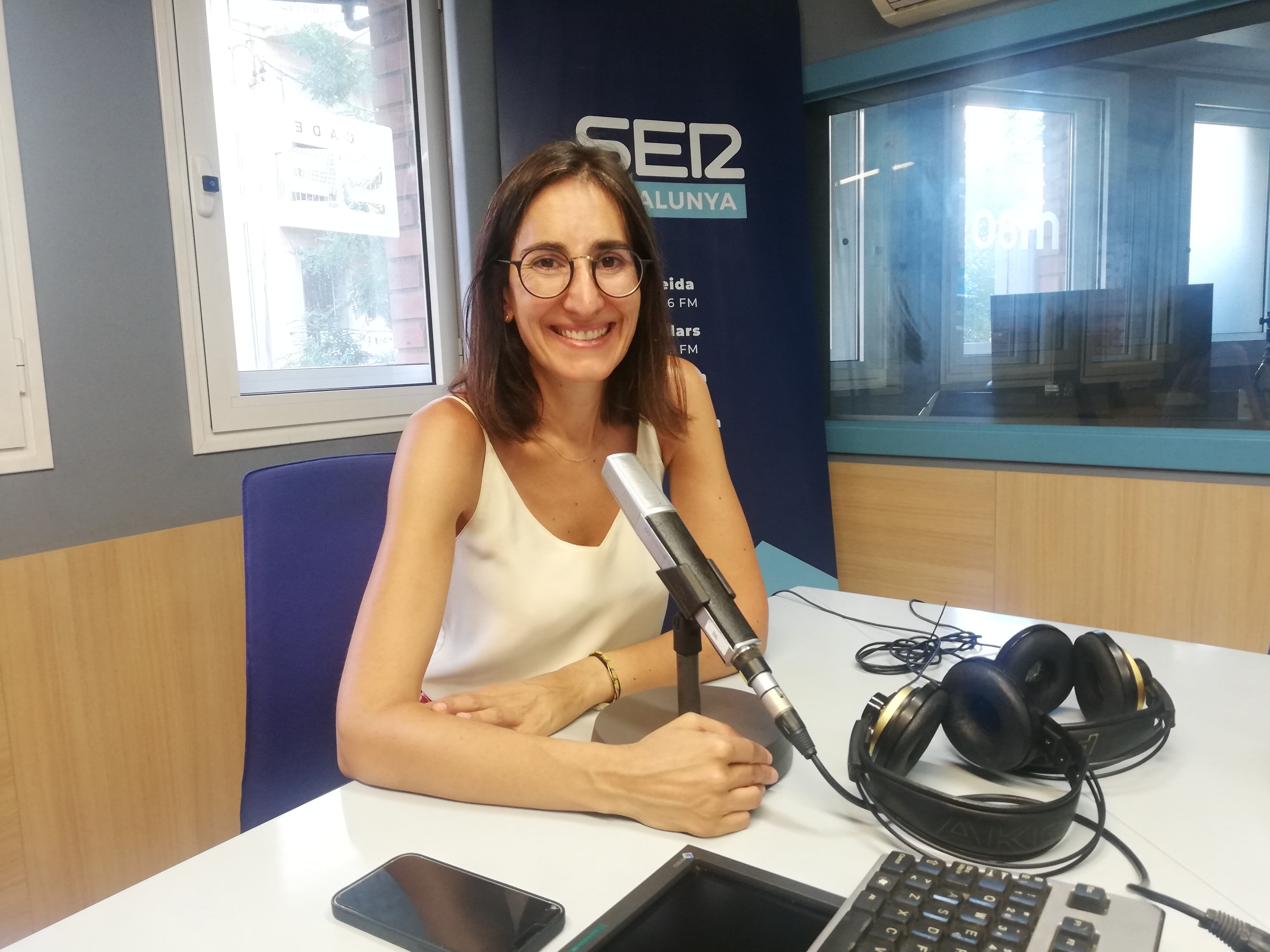 Parlem amb l&#039;experta en nutrició de com frenar la tendència a engreixar i a menjar més del necessari quan tornem de vacances i &quot;piquem&quot; de la nevera o del rebost a deshora.