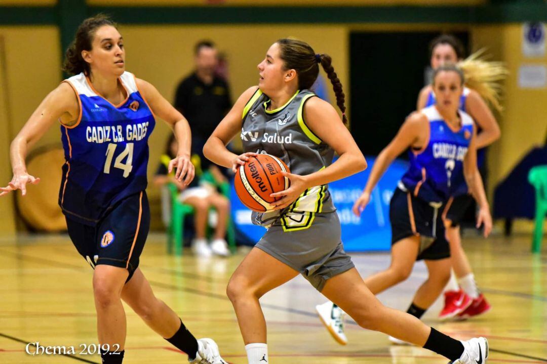 Alba Hernández durante un partido esta última temporada 