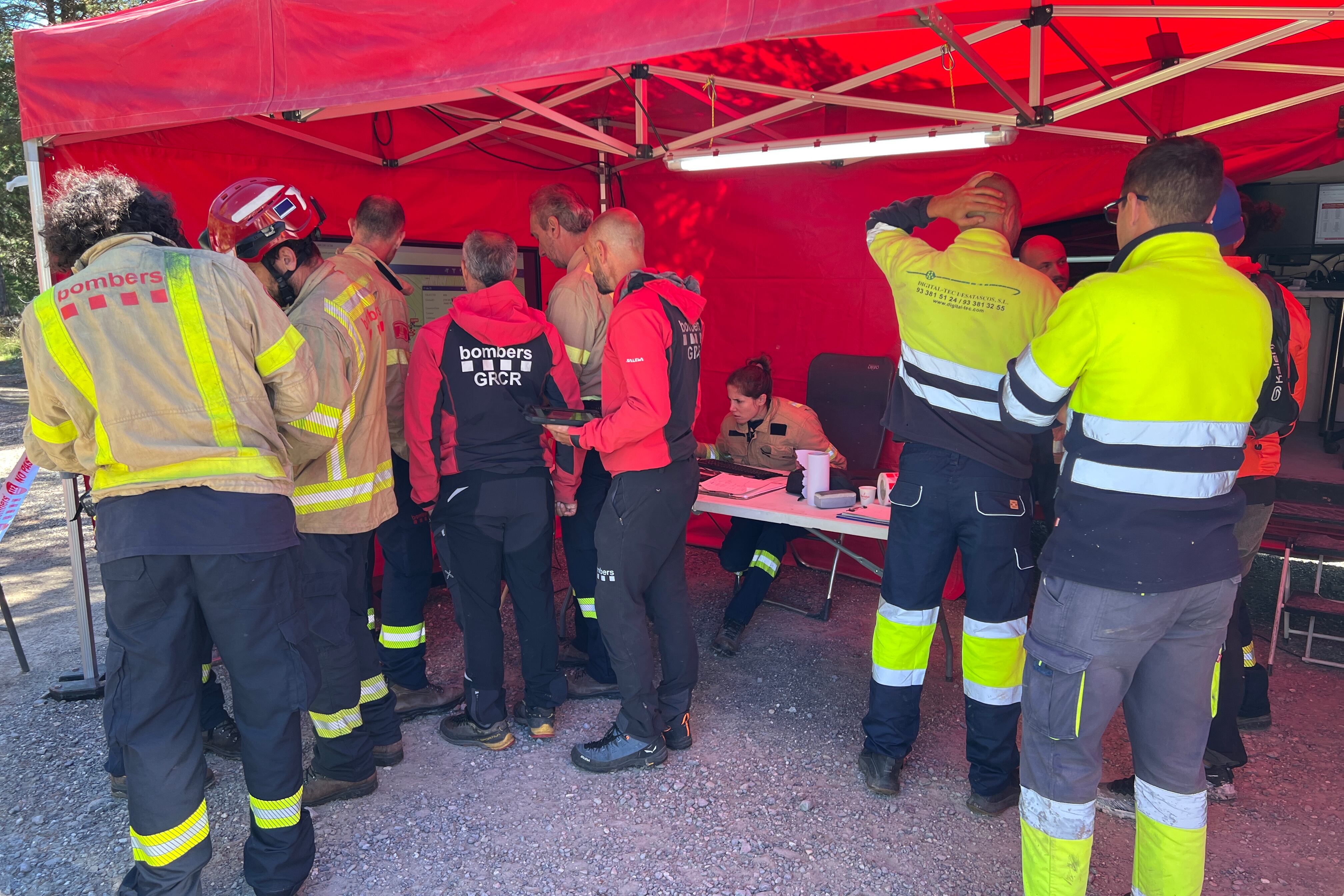 Carpa instal·lada al coll de Bóixols per coordinar els treballs de recerca del boletaire desaparegut durant tres dies. Foto: ACN.