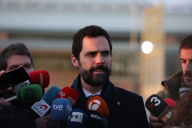 Roger Torrent, a la salida de la cárcel de Alcalá Meco