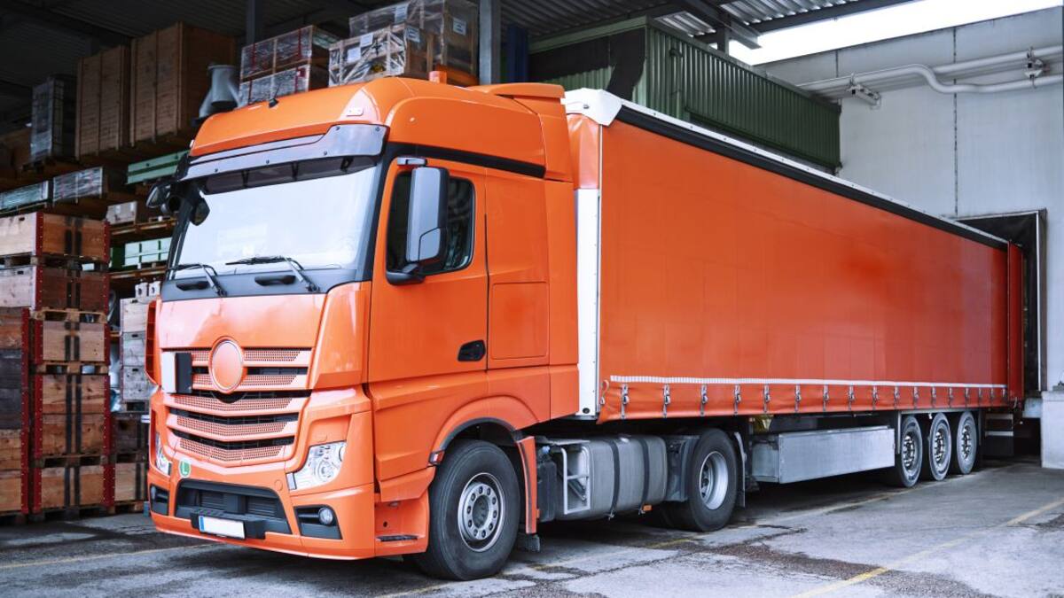 Los transportistas de la Comunitat Valenciana suman las demoras en carga y descarga a la huelga