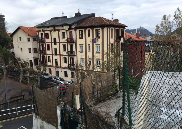 Fachada de la casa donde se ha celebrado la fiesta