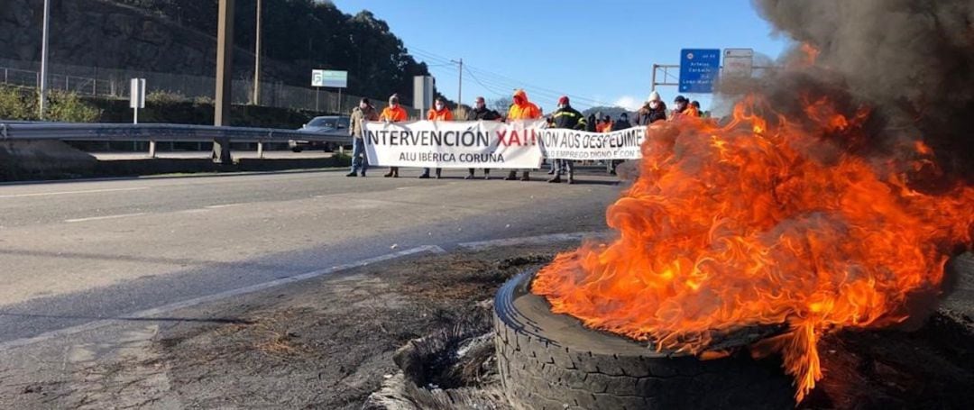 Concentración frente a Alu Ibérica