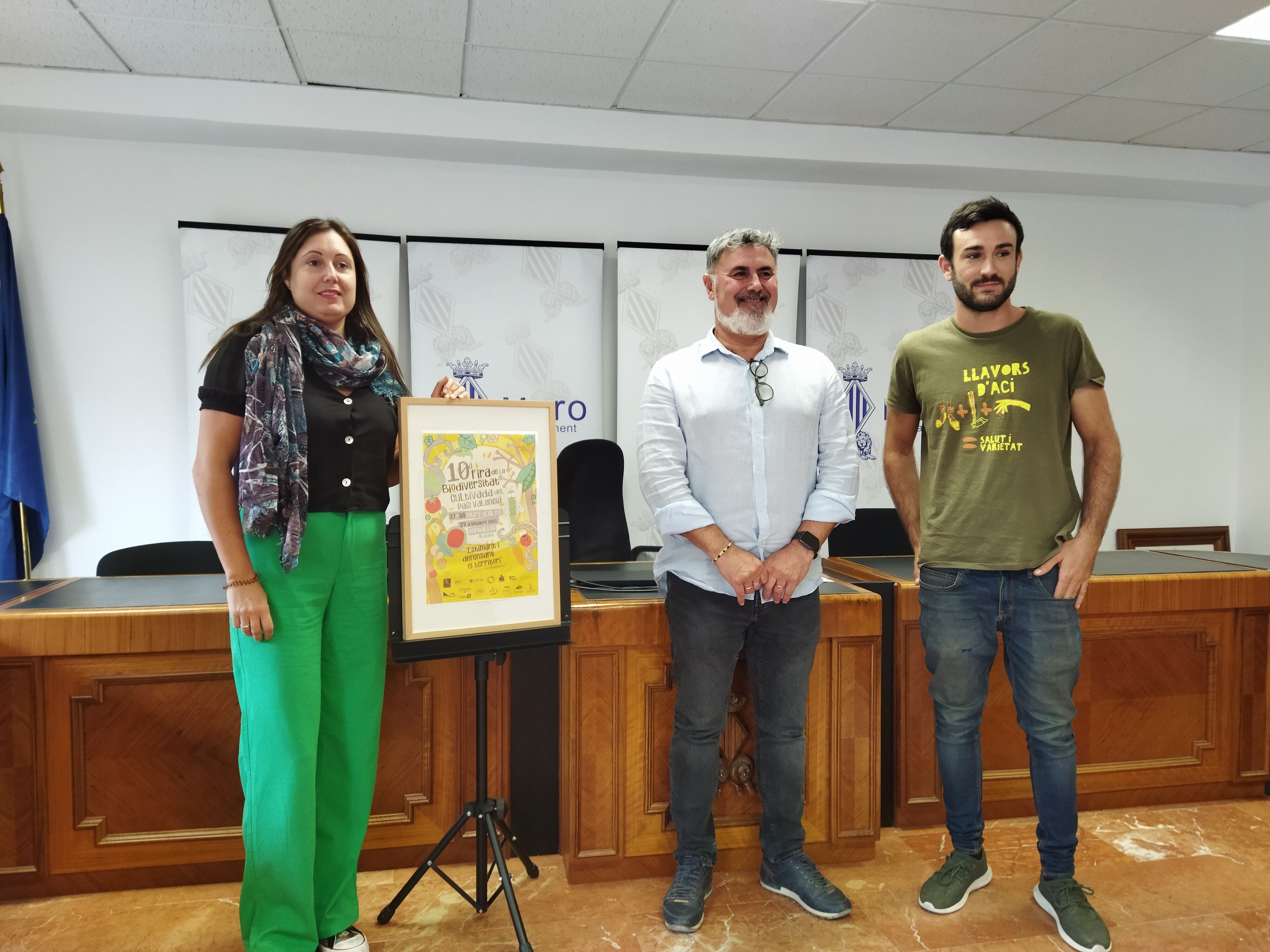 Carla Reig, técnica de Medio Ambiente; Vicent Molina, alcalde de Muro y Javier Ferri, coordinador de la feria y componente de Llavors d'Ací en la presentación del evento.