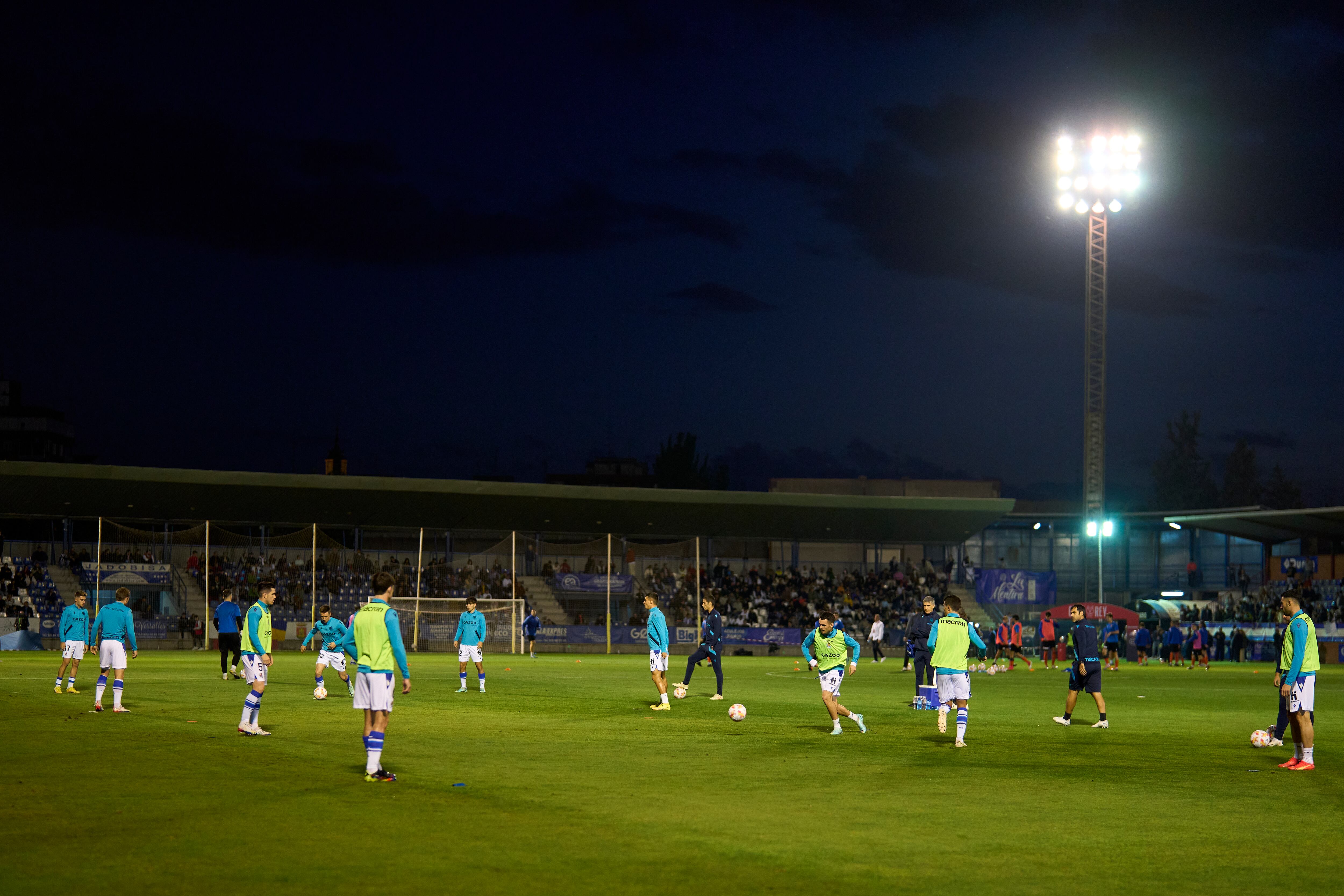 Calentamiento del Cazalegas y la Real Sociedad.