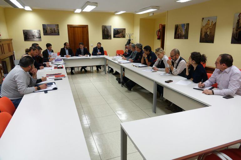 La reunión se ha celebrado este martes en dependencias municipales