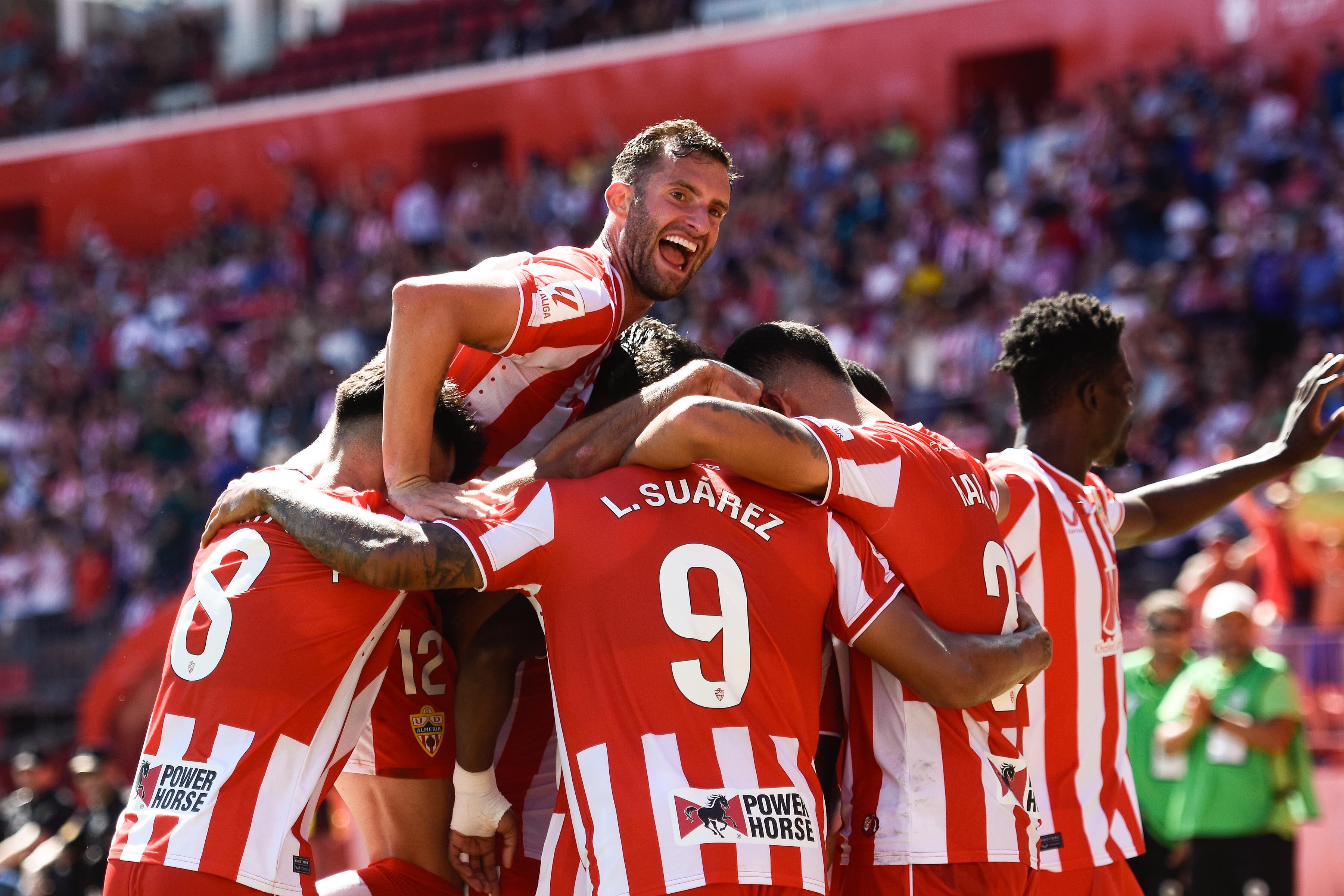 Celebración de uno de los goles de Luis Suárez al Granada el pasado curso.