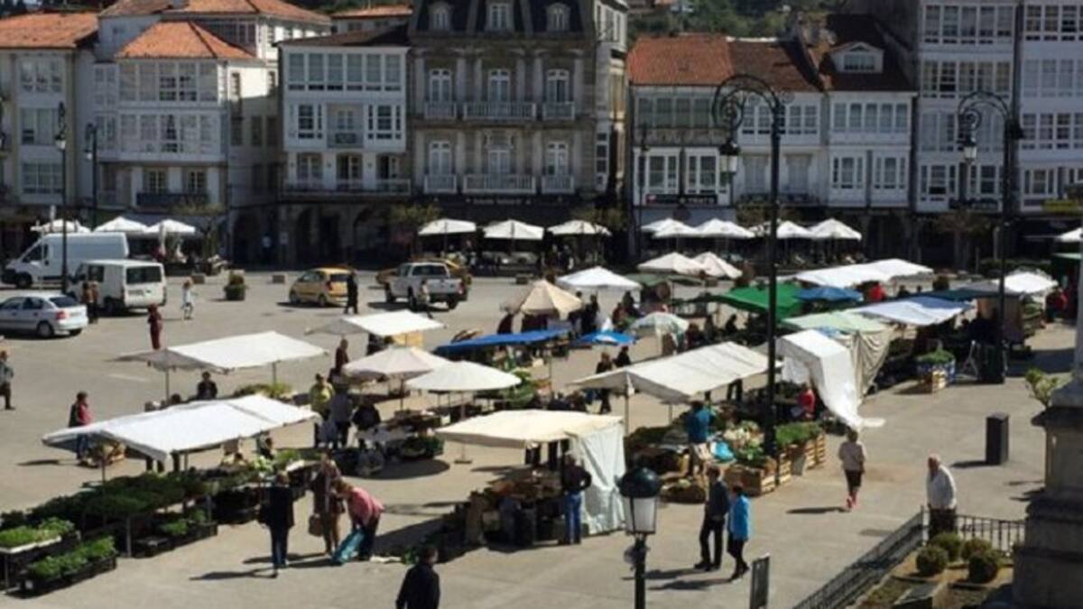 Dos autocares de la empresa Monbus sufren sendos disparos en Betanzos