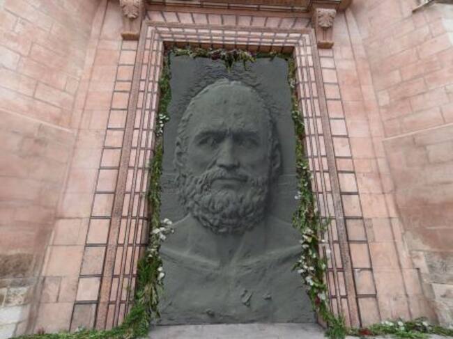 Recreación de la puerta principal de la fachada Real de la Catedral de Burgos con el diseño de Antonio López