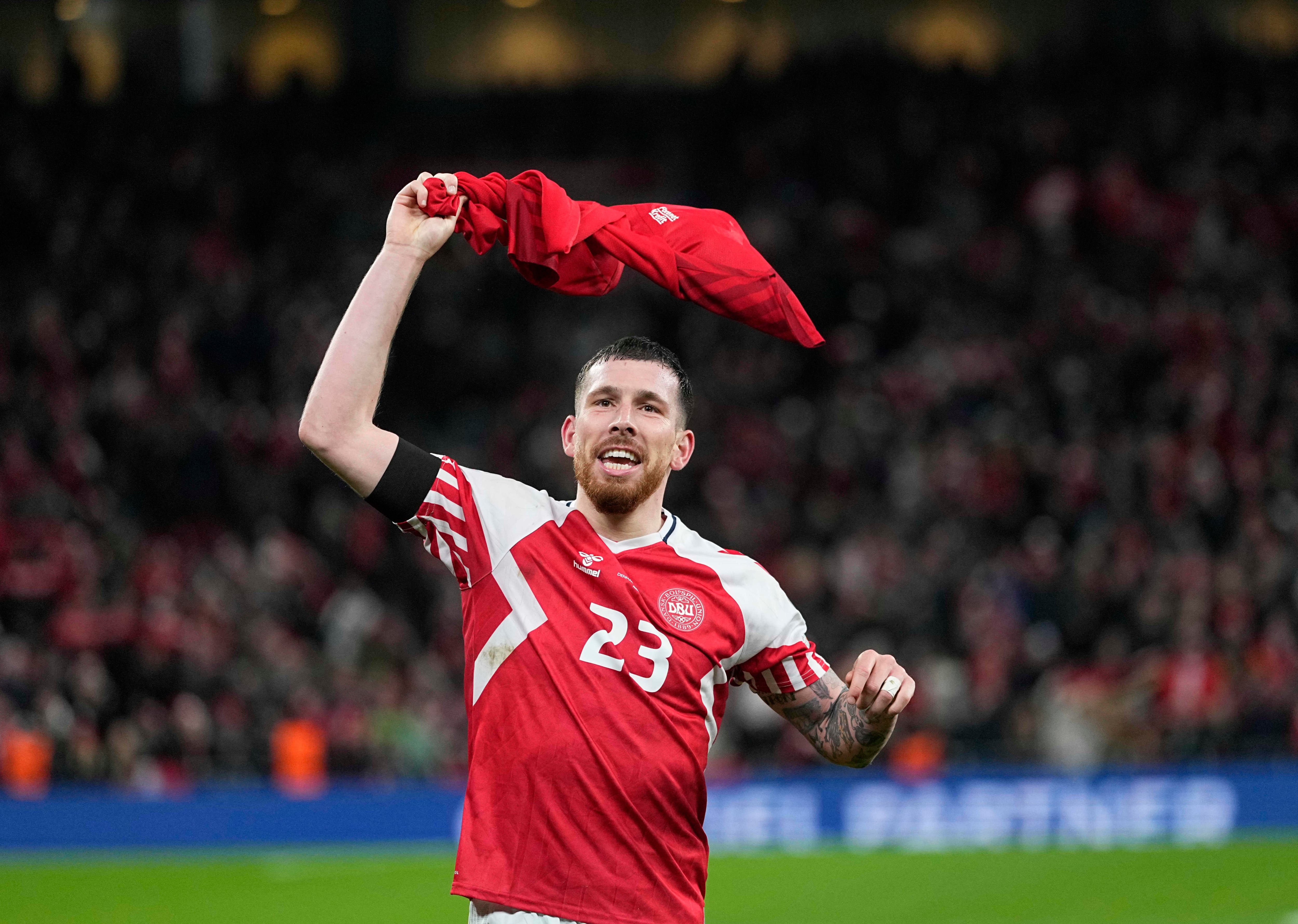 Hojbjerg celebra una victoria con su selección la pasada semana. 