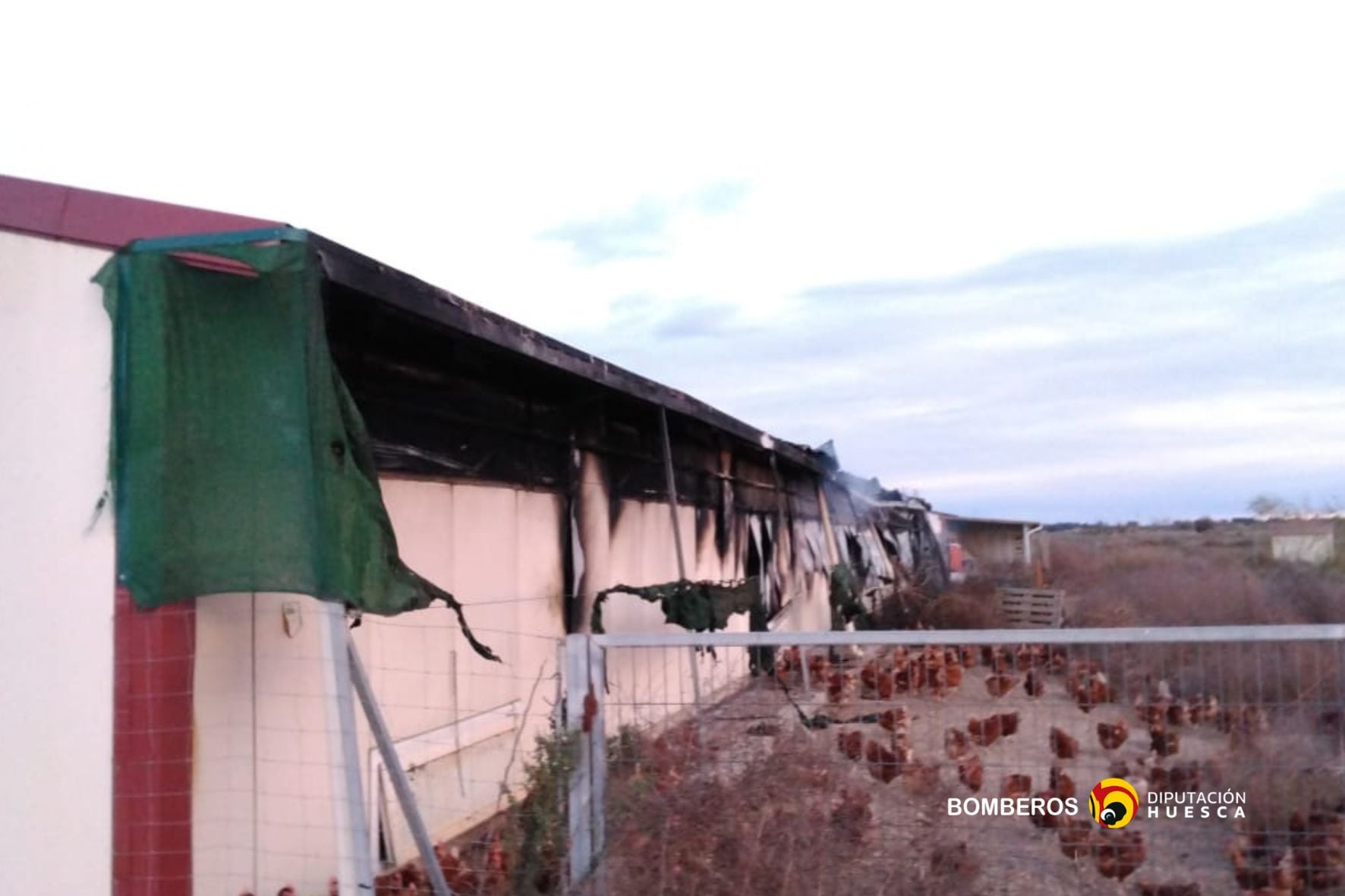 Imagen de la nave calcinada en Grañén