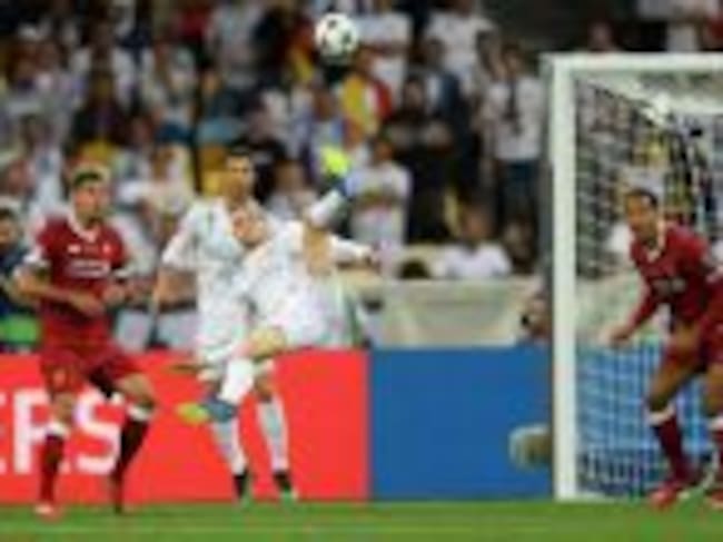 Gareth Bale hizo el segundo para el Madrid de chilena.