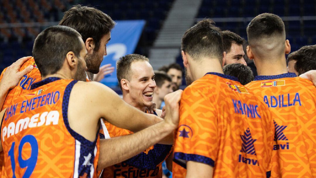 Prepelic protagonista de la victoria de Valencia Basket