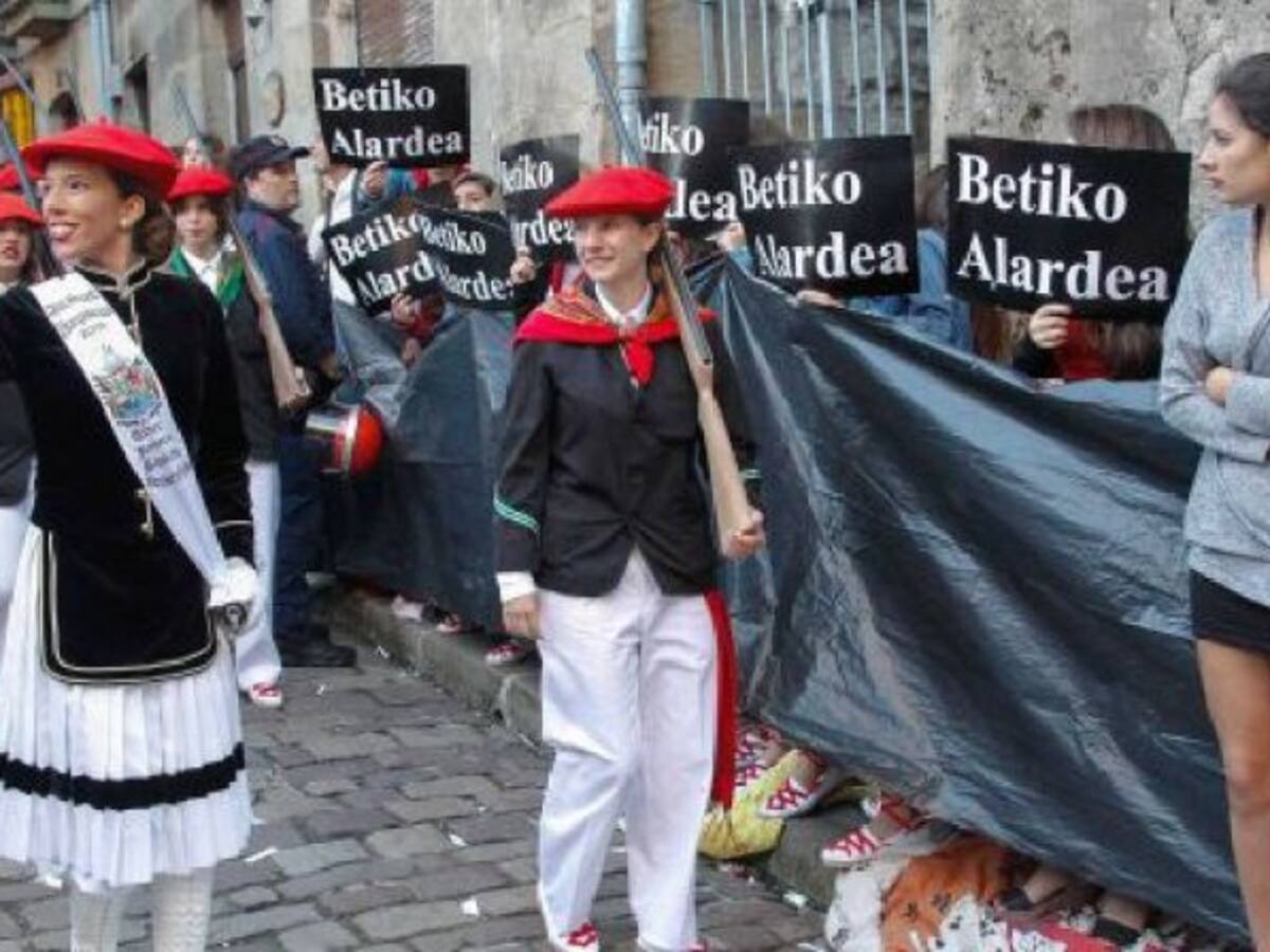 La Diputación hace un llamamiento para que en el Alarde de Hondarribia "no haya plásticos negros que agredan a las mujeres"