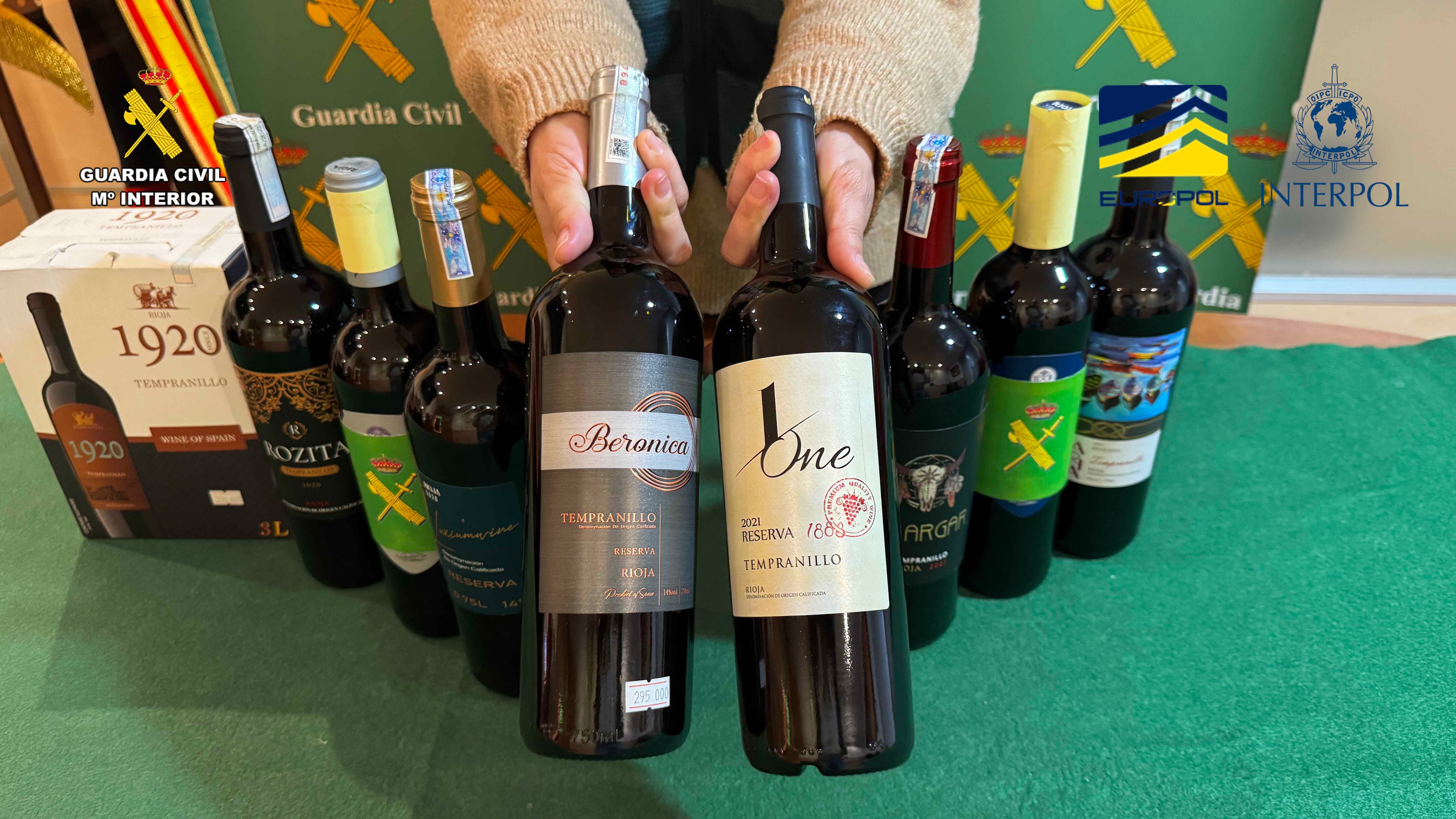 La Guardia Civil desmantela una red internacional dedicada al comercio ilegal de vino con “Denominación de Origen Rioja”