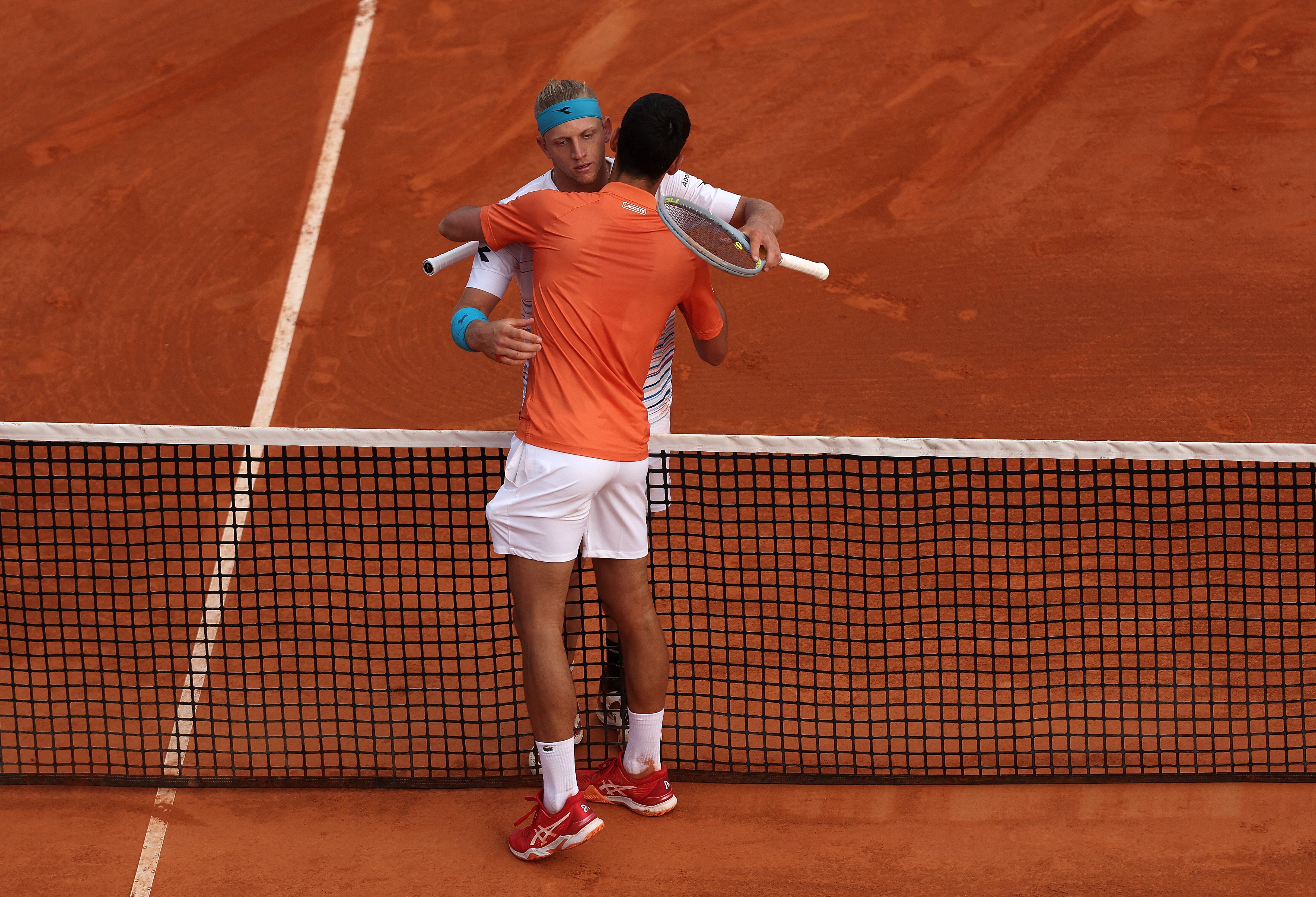 Alejandro Davidovich vence a Novak Djokovic en Montecarlo (Getty Images).