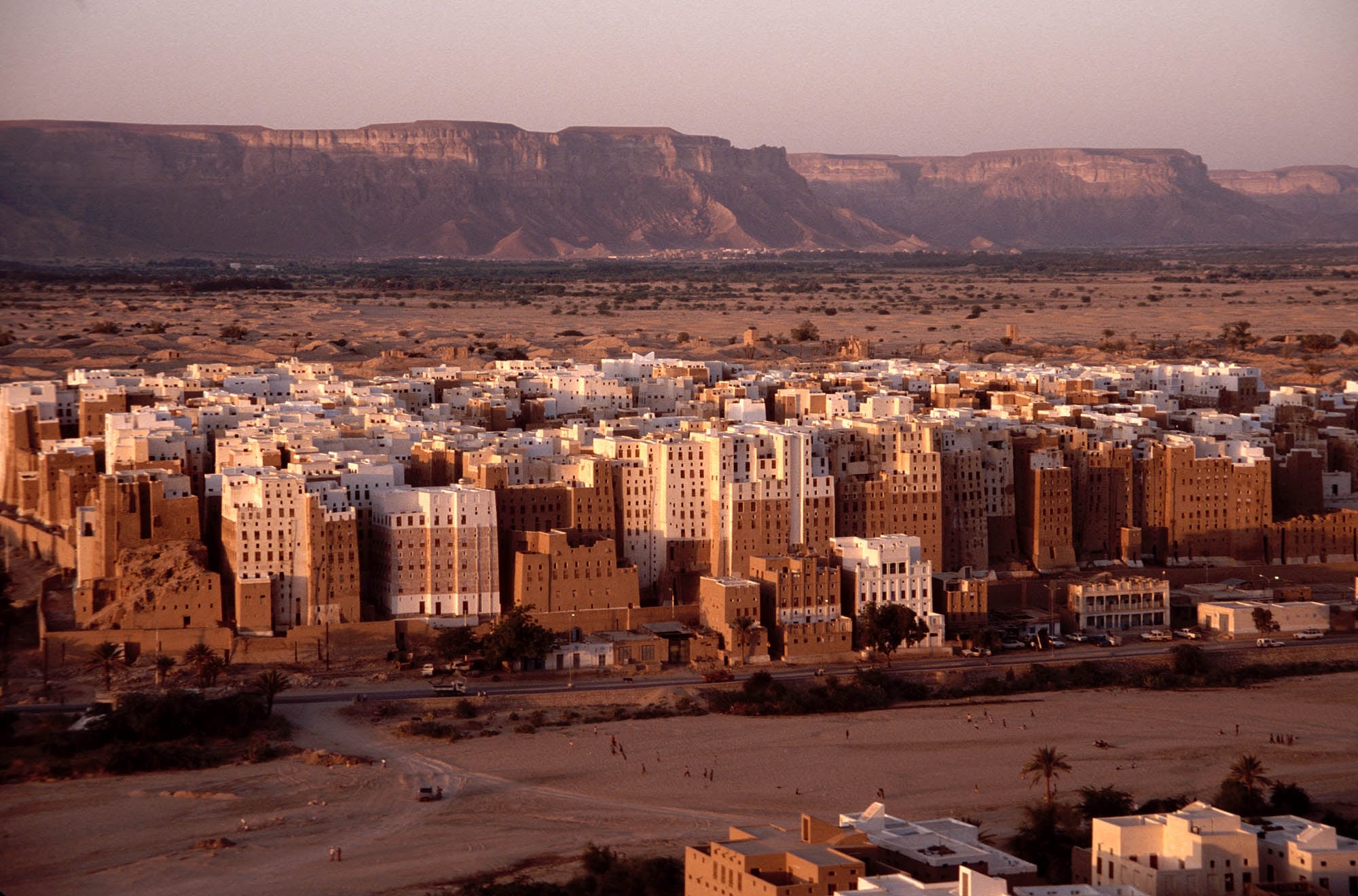 Vista de los rascacielos medievales de Shibam, en Yemen.