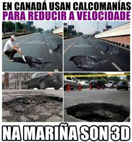 La retranca y el humor: arma para dar voz a las quejas de los usuarios por el estado de la carretera por la costa.