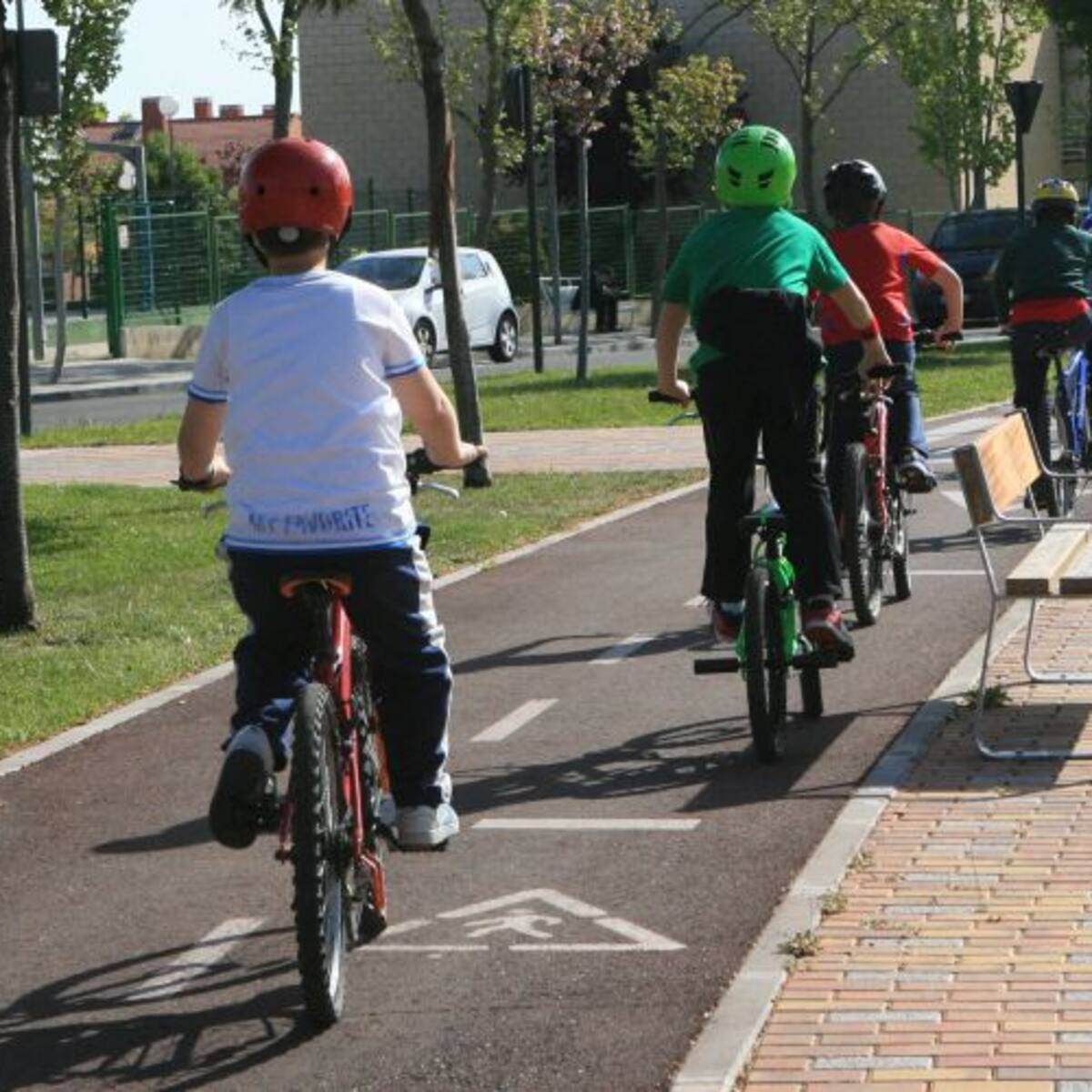 Los socialistas de Tres Cantos lamentan que no haya criterio económico o de renta para las subvenciones a bicis y patines eléctricos