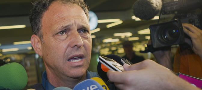 Joaquín Caparrós, a su llegada al aeropuerto de Palma