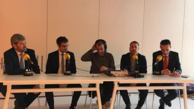 José María Martín (Banco Sabadell), Joan Balaguer (Logitravel), Víctor Guerrero (Cadena SER), Thomas Reichenbach (OD Hotels) y Manuel Molina (Hosteltur)