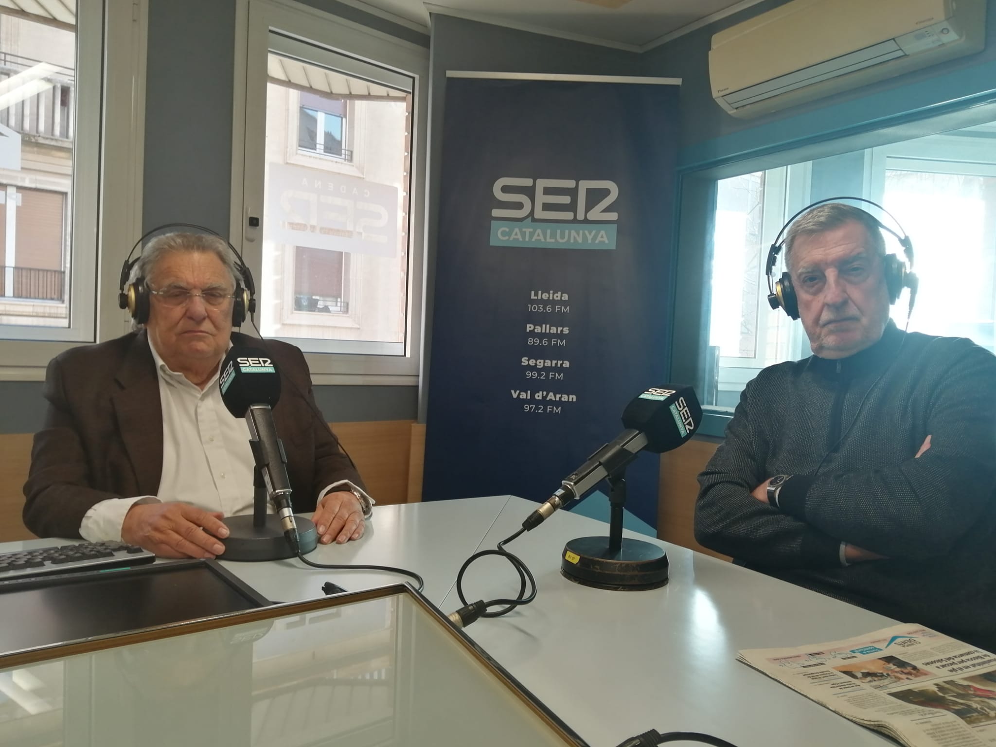 Un moment de l'entrevista d'Antoni Siurana i Josep Maria Llop a Ràdio Lleida.
