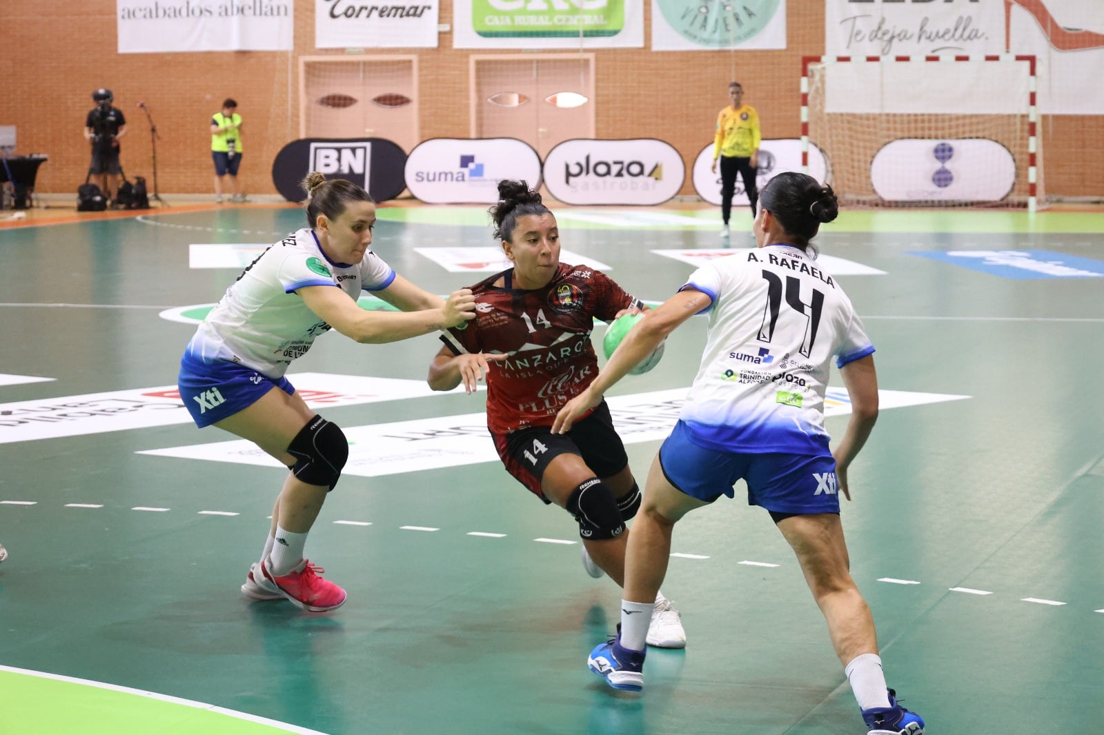 El Zonzamas Plus Car Lanzarote se queda sin premio en Elda tras un final de infarto.