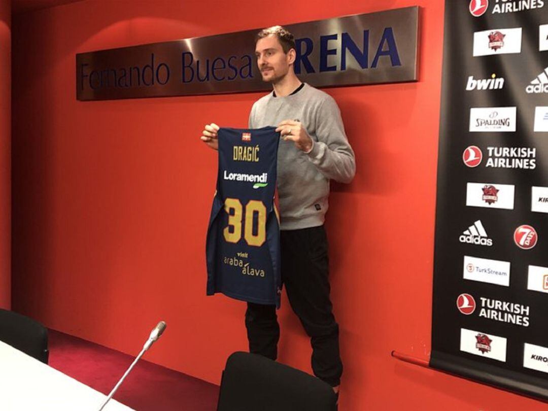 Zoran Dragic en el Buesa.