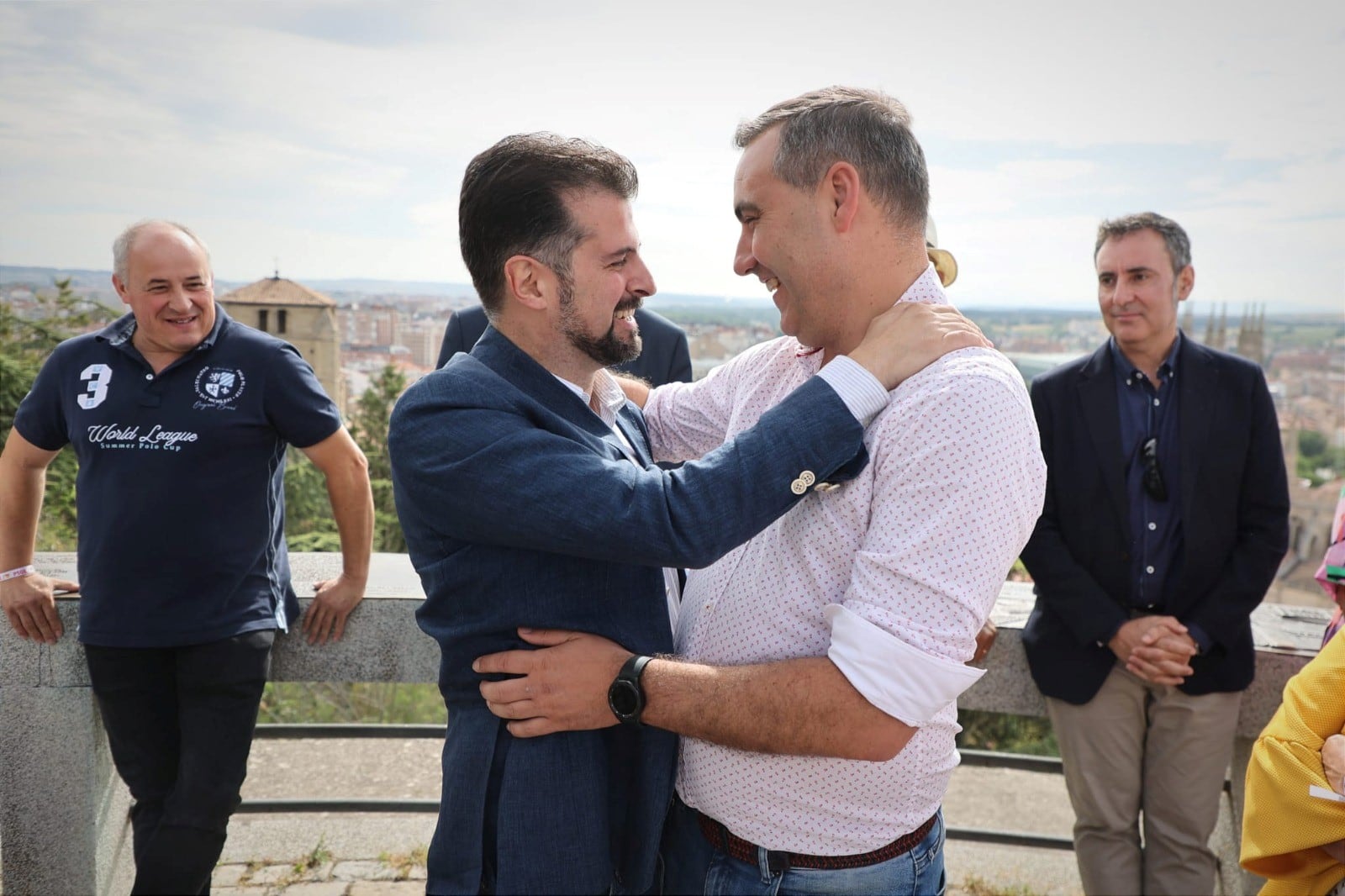 Luis Tudanca y ex número 2 al Congreso por Burgos, Álvaro Morales (ex alcalde de Briviesca), en el acto de presentación de candidaturas