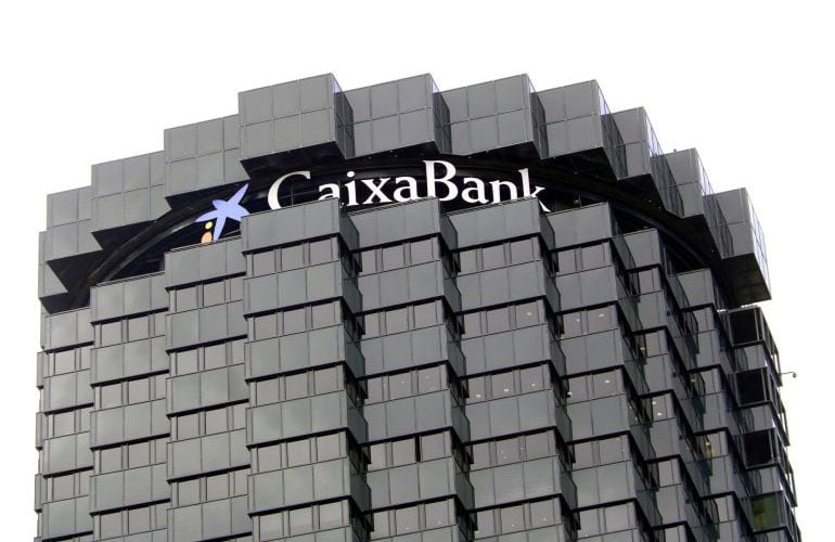 La Audiencia Nacional imputa a Caixabank por blanquear capitales de la mafia china