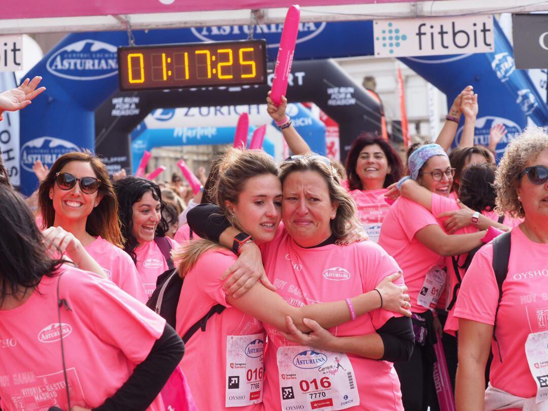 Participantes en la Carrera de la Mujer en Zaragoza 