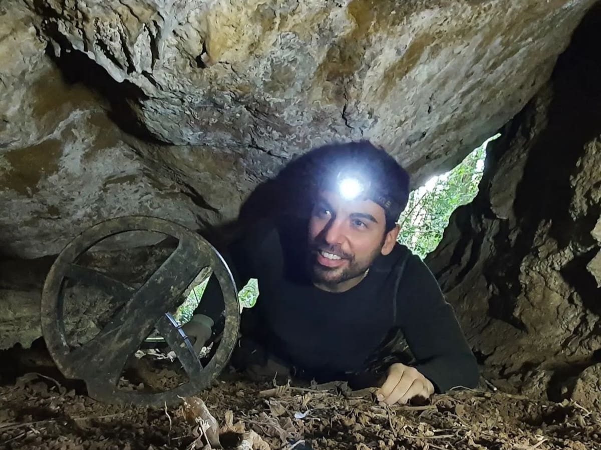 "Encontré restos de un avión nazi en Asturias": Virgilio García, el youtuber que descubre tesoros con un detector de metales
