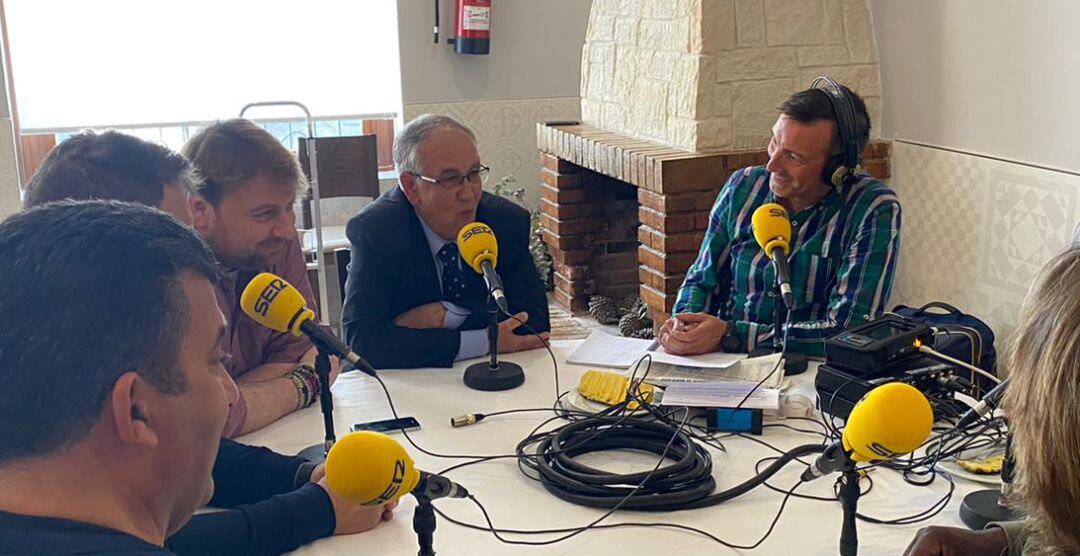 Quique Hernández, junto a Pedro Vera