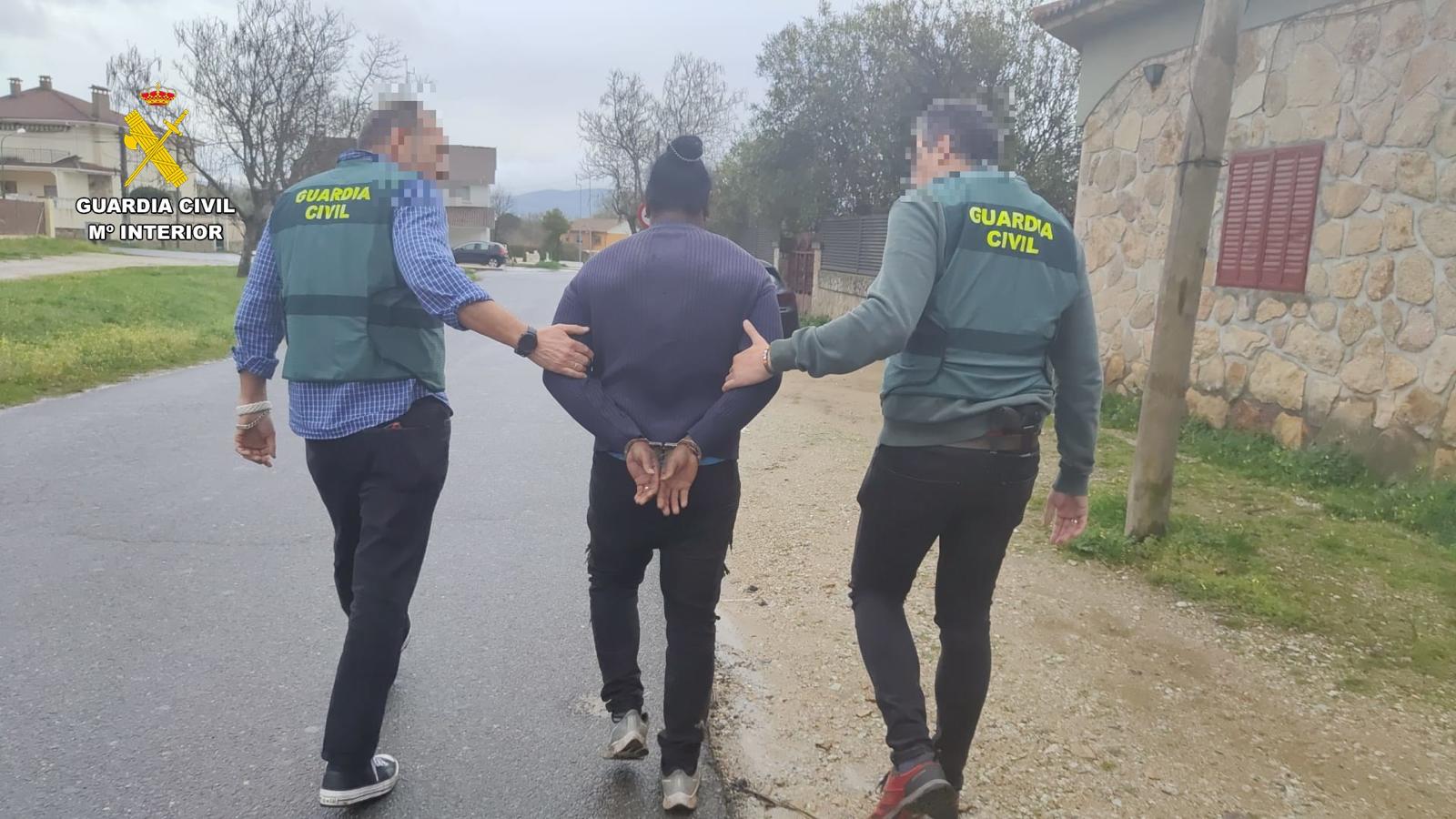 Tres detenidos por tráfico de drogas en Sotillo de la Adrada (Ávila)