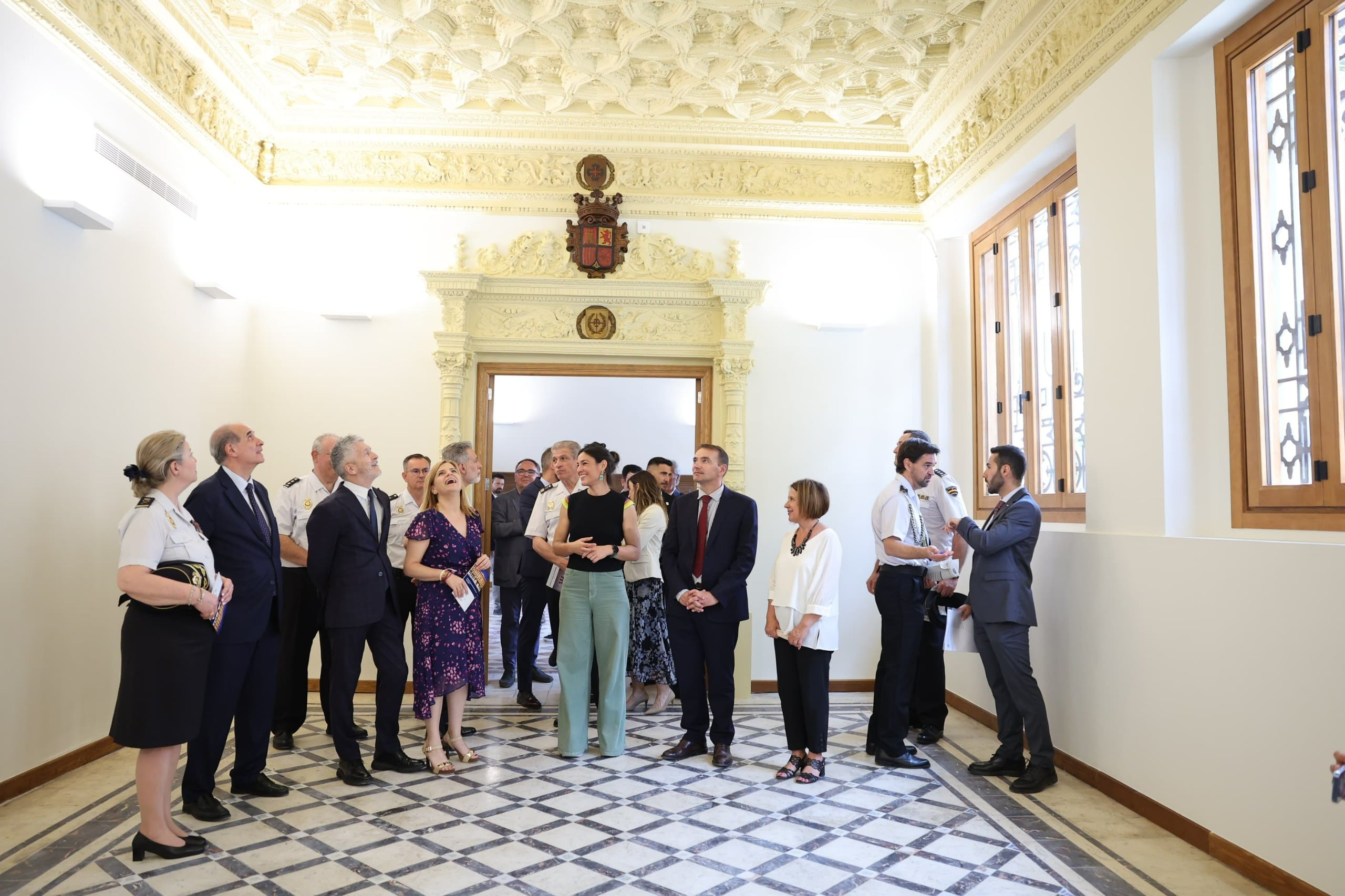 El ministro de Interior, Fernando Grande-Marlaska, acompañado por la delegada del Gobierno en la Comunitat Valenciana, Pilar Bernabé, visita las obras del Complejo Policial de Zapadores
