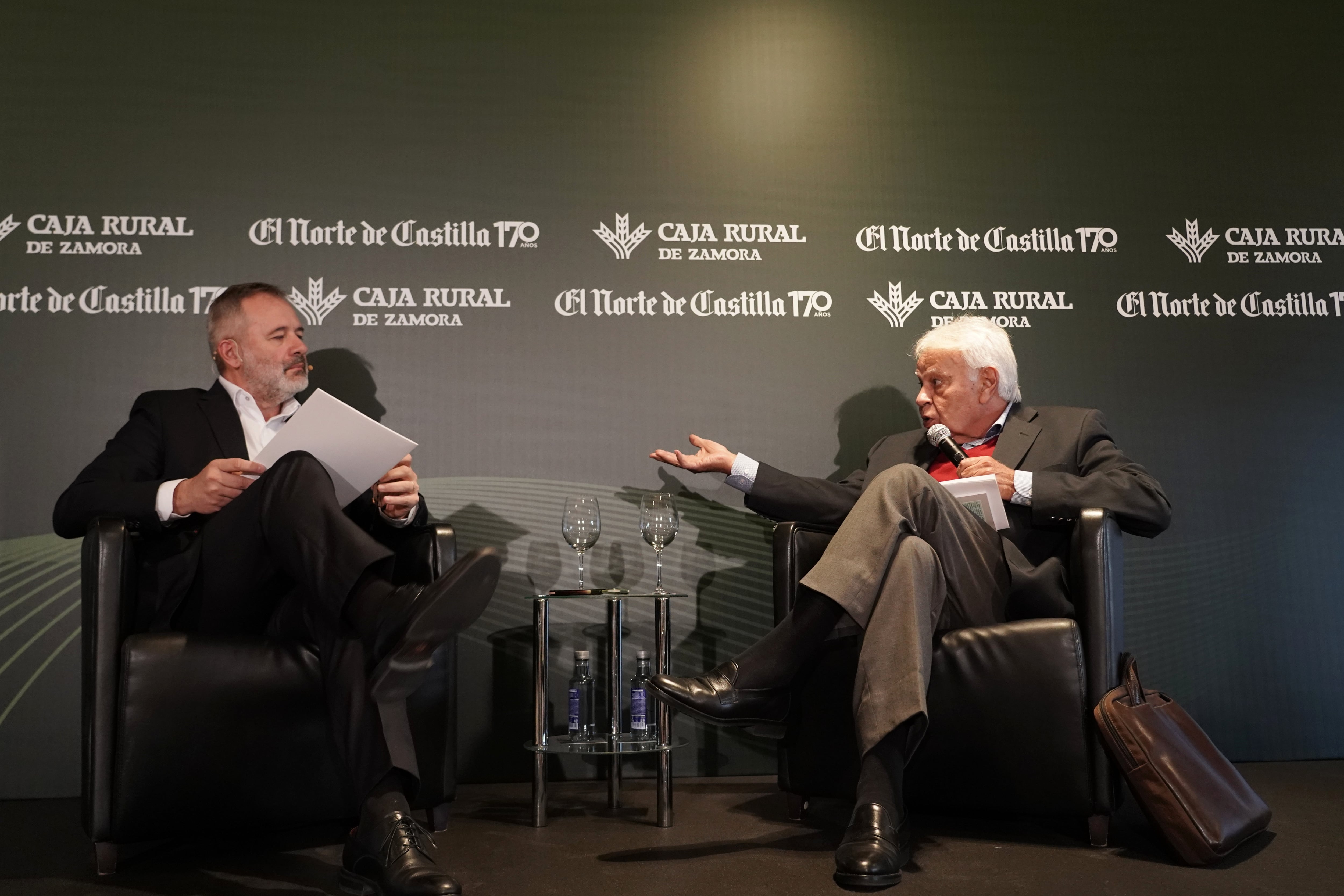 Encuentro con el expresidente del Gobierno de España Felipe González en Valladolid