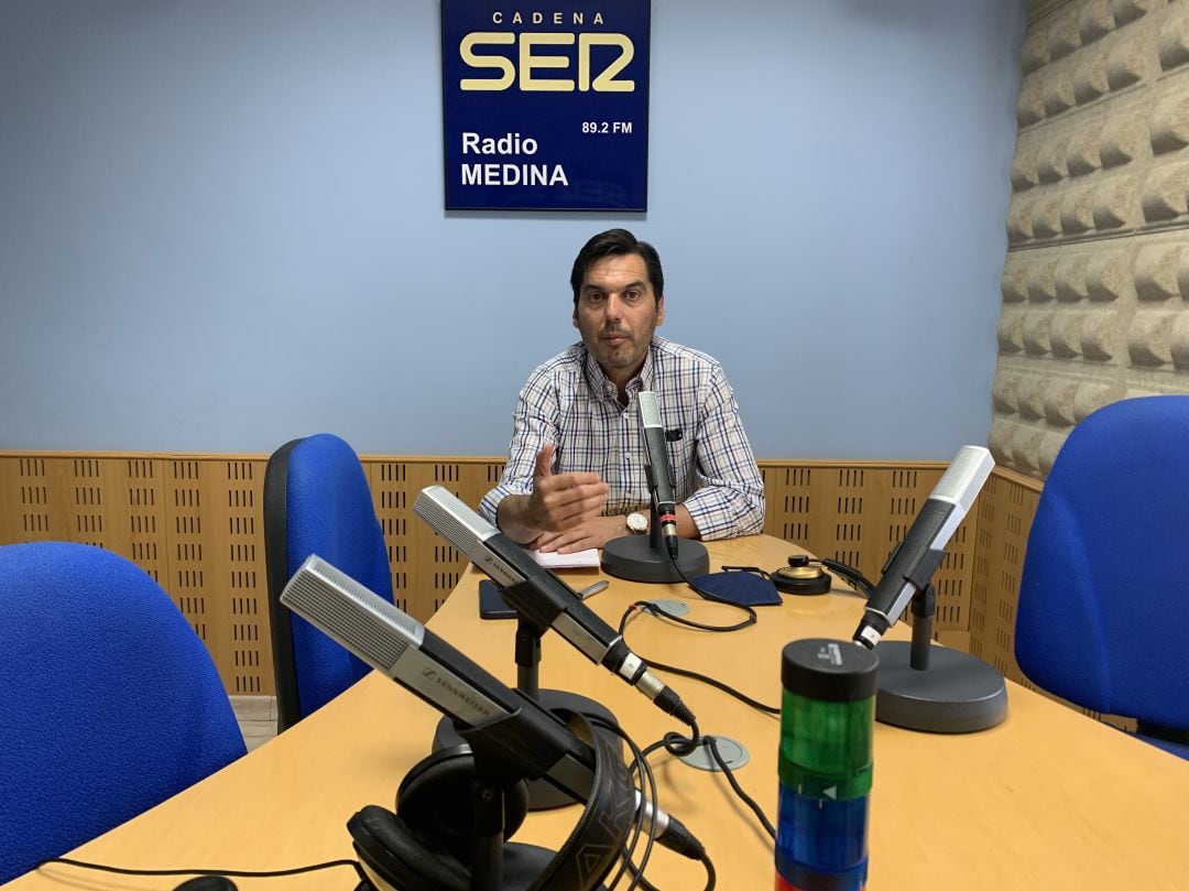 El portavoz popular, Luis Carlos Salcedo, asegura que en breve llegan las ayudas a pymes