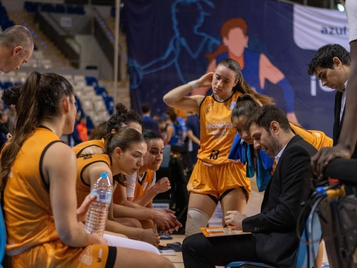 El Recoletas Zamora asegura el play-off pese a perder