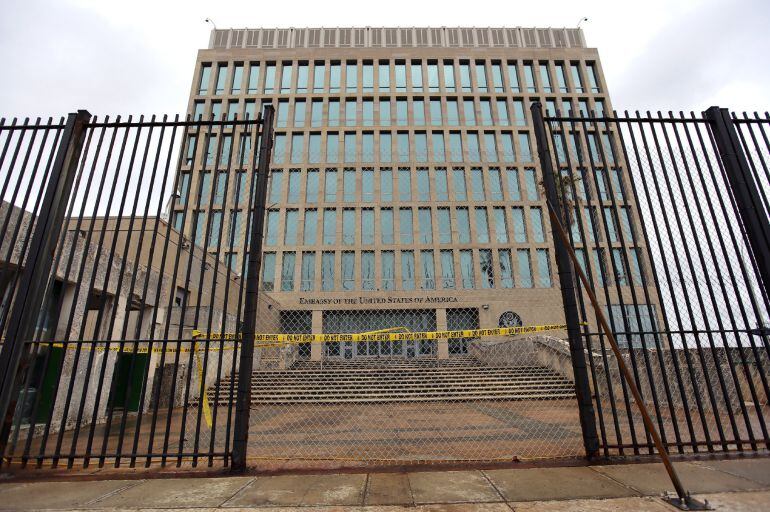 Vista de la embajada de los Estados Unidos en La Habana (Cuba)