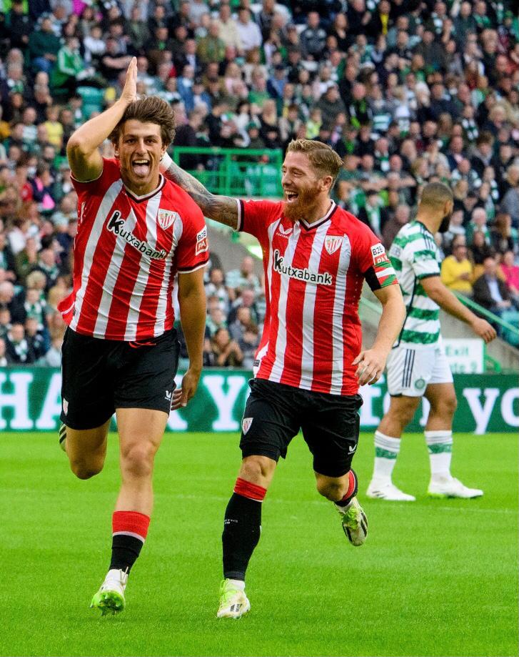 Unai Gómez y Muniain celebran el primer gol del Athletic frente al Celtic FC