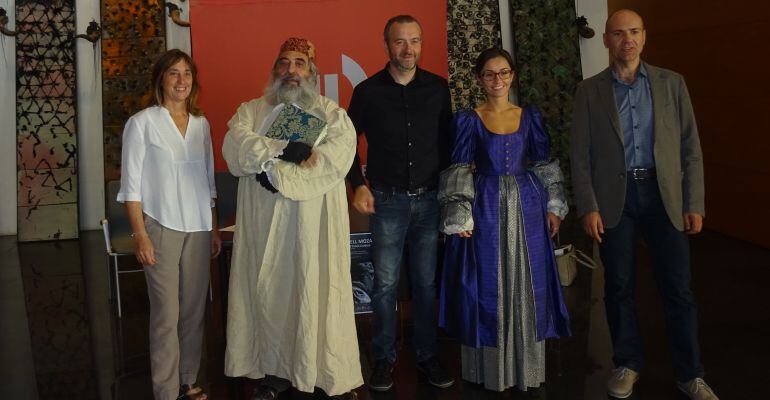 El Vell Mozart fabula sobre com seria Mozart de gran si no hagués mort als 35 anys.